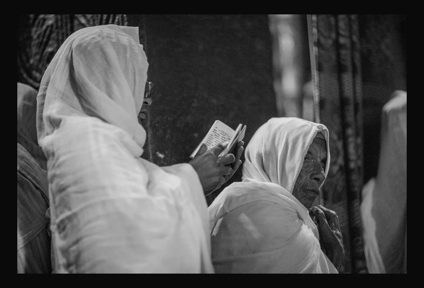 presence_12_women_reading.jpg
