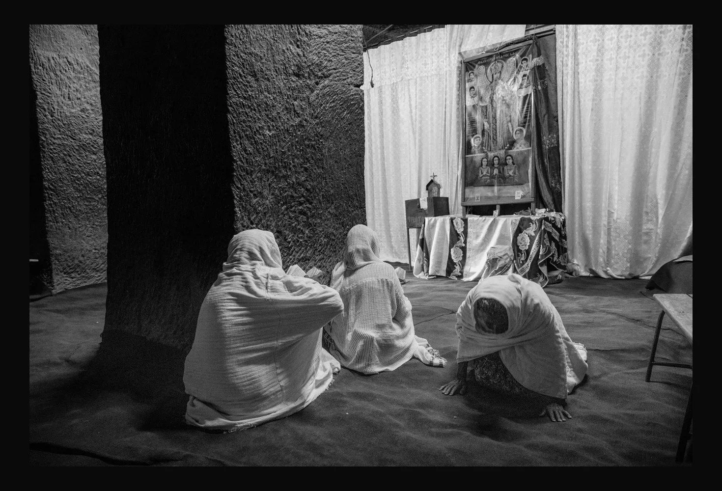 presence_07_women_praying.jpg