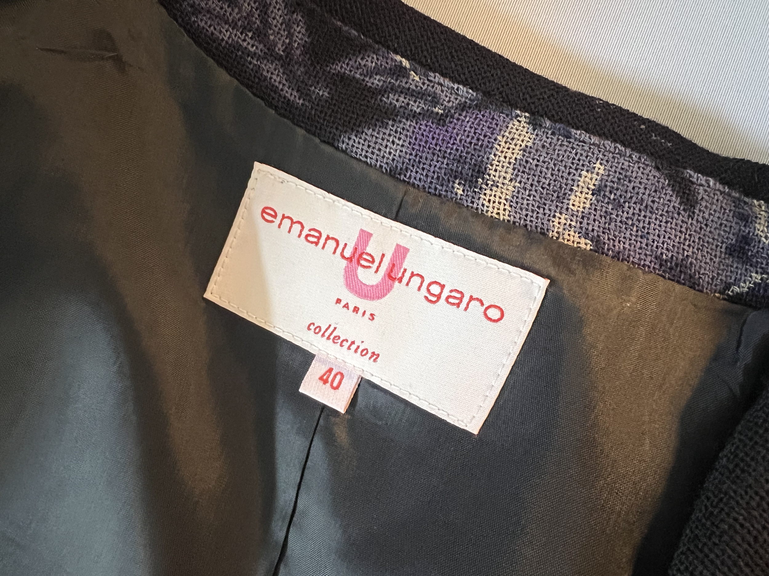 EMANUEL UNGARO BLACK AND BLUE FLOWER JACKET BRAND LABEL .png