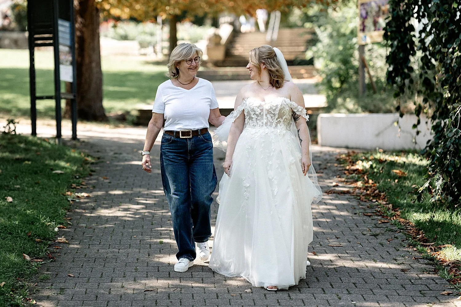 Brautpaarportraits im Weingut am Maxbrunnen, Bad Dürkheim