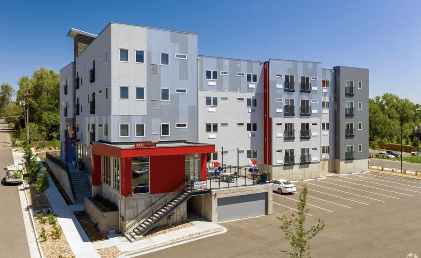 Hoyt Apartments - Hangar 41