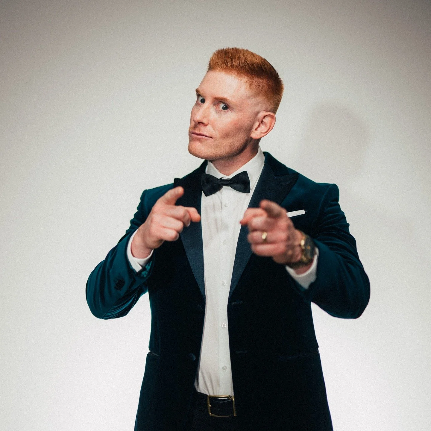 𝐈 𝐝𝐨𝐧&rsquo;𝐭 𝐝𝐨 𝐛𝐨𝐫𝐢𝐧𝐠. 𝐍𝐞𝐢𝐭𝐡𝐞𝐫 𝐬𝐡𝐨𝐮𝐥𝐝 𝐲𝐨𝐮𝐫 𝐞𝐯𝐞𝐧𝐭.

2025 is flying by, and spots are filling fast.
Want your guests laughing, wowed, and actually talking about your event for weeks?
Let&rsquo;s make it unforgettabl