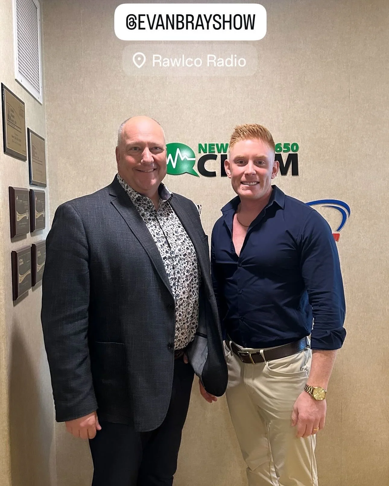 Behind the mic 🎙️ and behind the magic 🎩

I had an awesome time on the @evanbrayshow today &mdash; sharing my story, talking about life as a magician, and pulling off a few surprises for the Rawlco crew 🤯

Thanks for the warm welcome, Evan! 
Inter