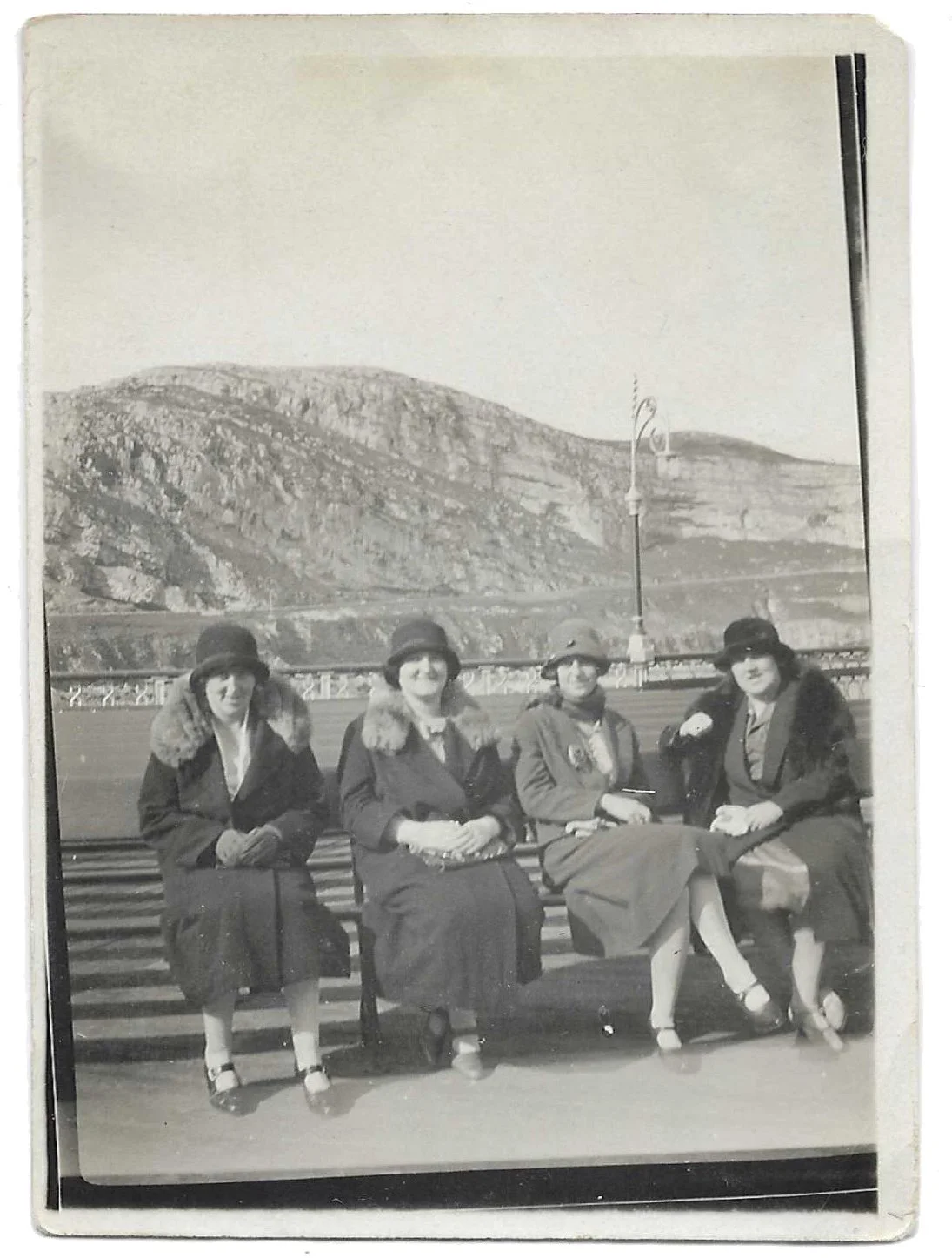 Minnie, Enid, a friend, Kathleen