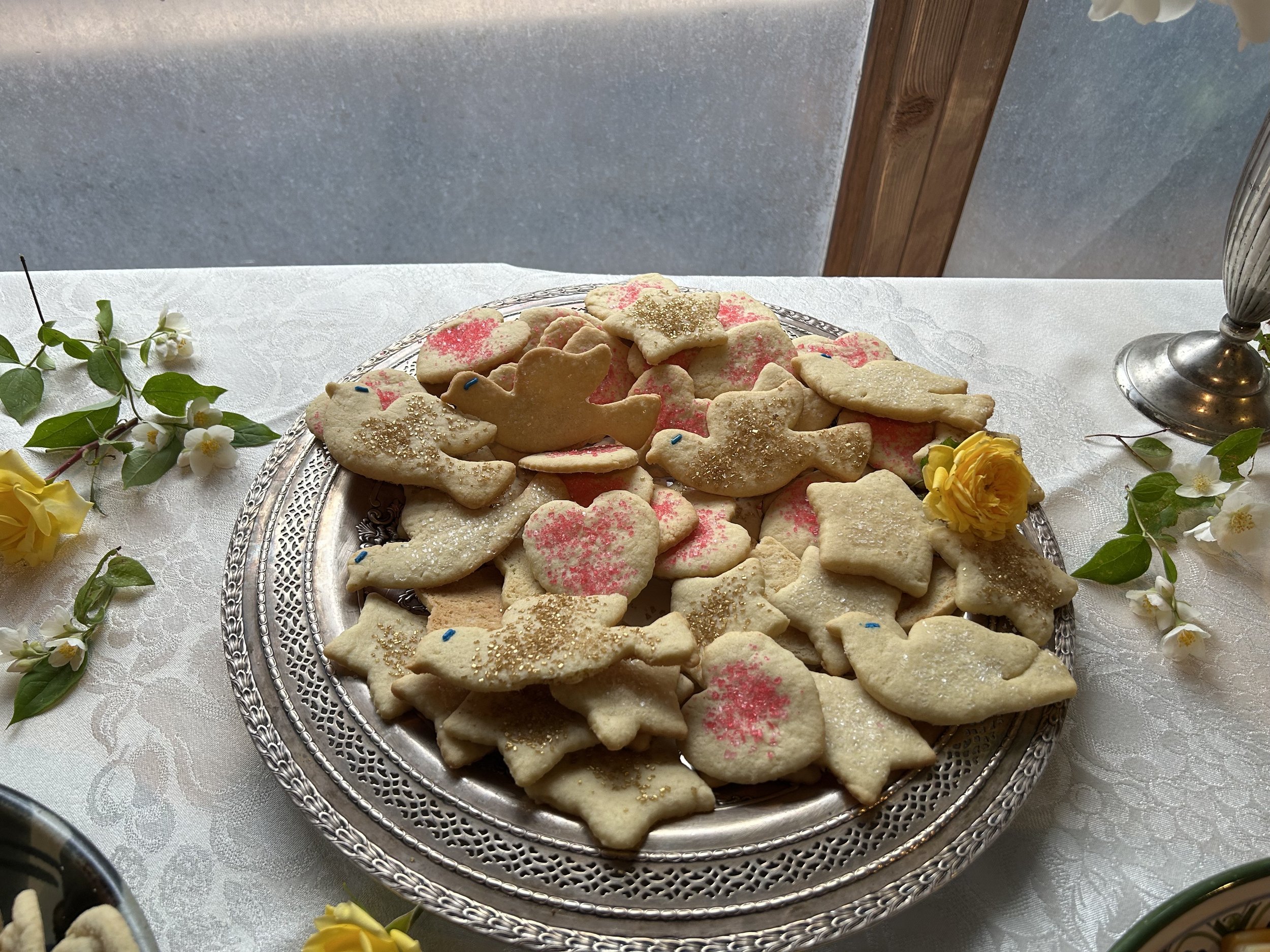 TEA PARTY WITH US IN OLIVE RUSH’S GARDEN DURING SUMMERWALK