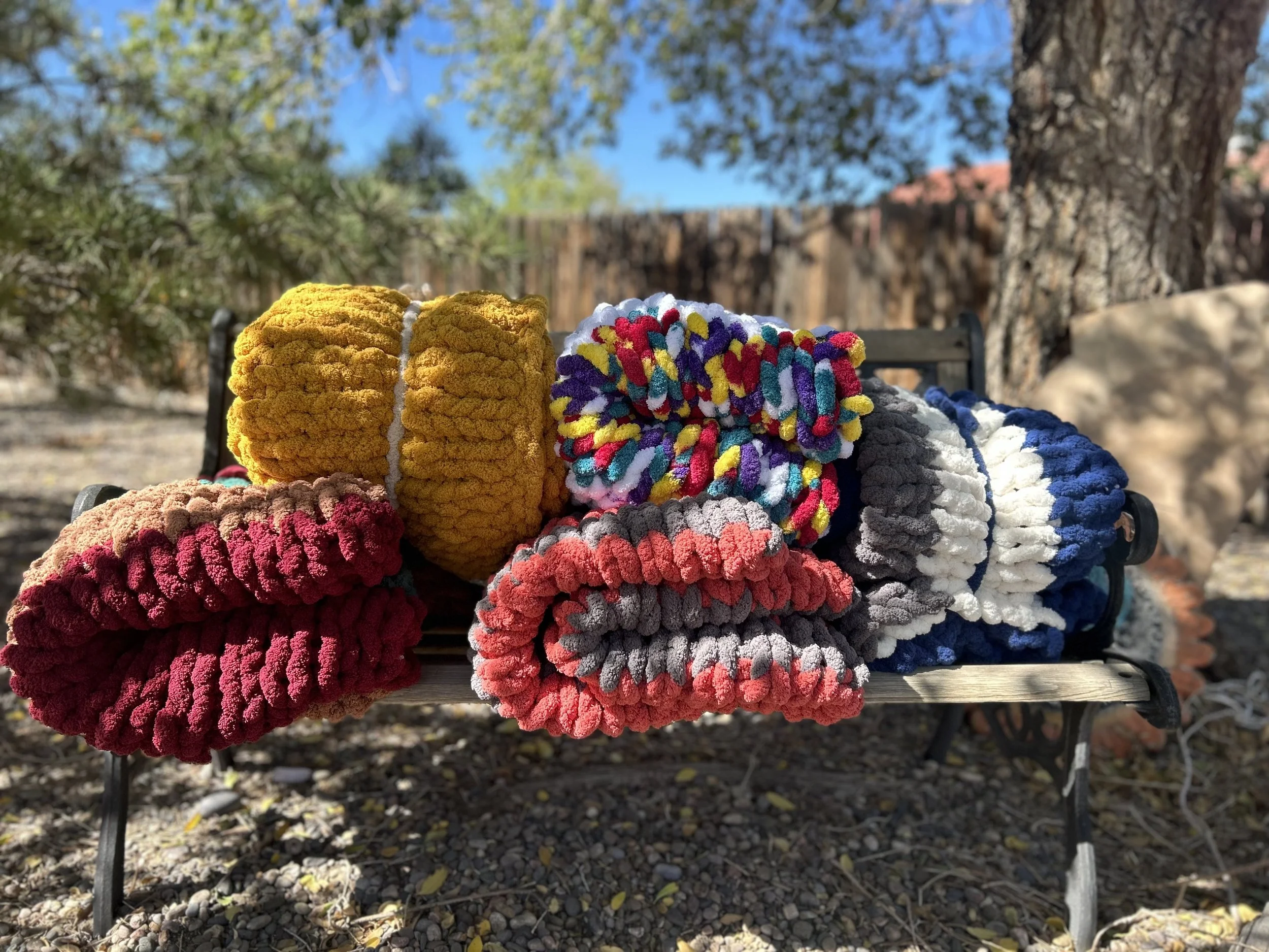 KNIT WITH US: CREATE A VALENTINE’S DAY CHUNKY KNIT BLANKET