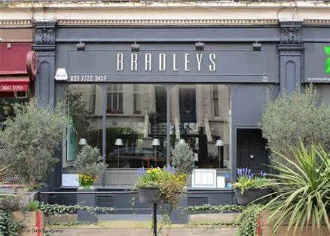 Theatre Circle: LETTERS FROM MAX Pre-Theatre Dinner