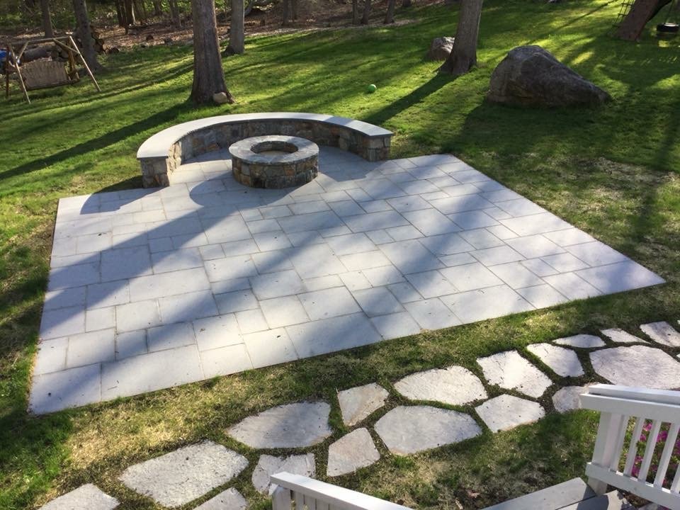 Enhance your backyard patio with a fire pit to make your outdoor space cozier
&bull;
#fairfieldcounty #westchestercounty #homimprovements #patiodesign #firepit #outdoorliving #homestyle