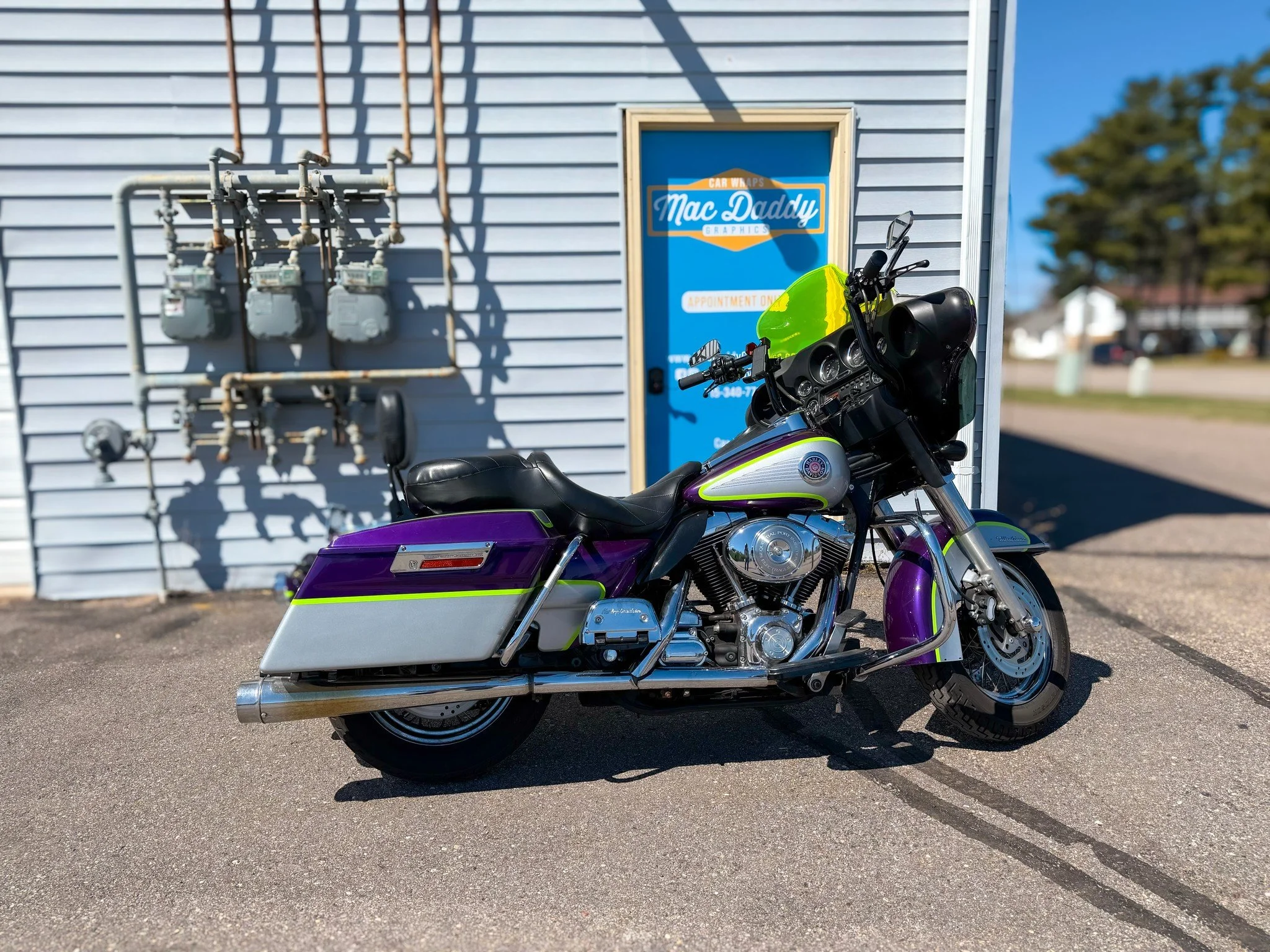 Here&rsquo;s the Buzz Lightyear bike 🚀✨

We added vinyl accents to this Harley, and it&rsquo;s easily the most unique one I&rsquo;ve ever seen. From the colors to the theme, this bike is truly to infinity and beyond.