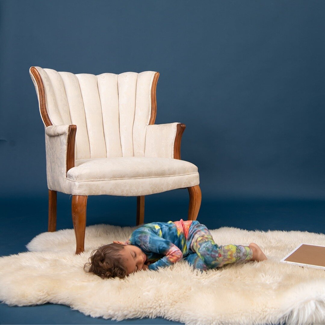 It&rsquo;s been a month!  Monday vibes got us like... 😴 I could a nap, or 3!  Who else can relate? 💤

Our little Zozo modeling for @emmyloufar 
 #MondayMood #NapTime #ReadyforFriday