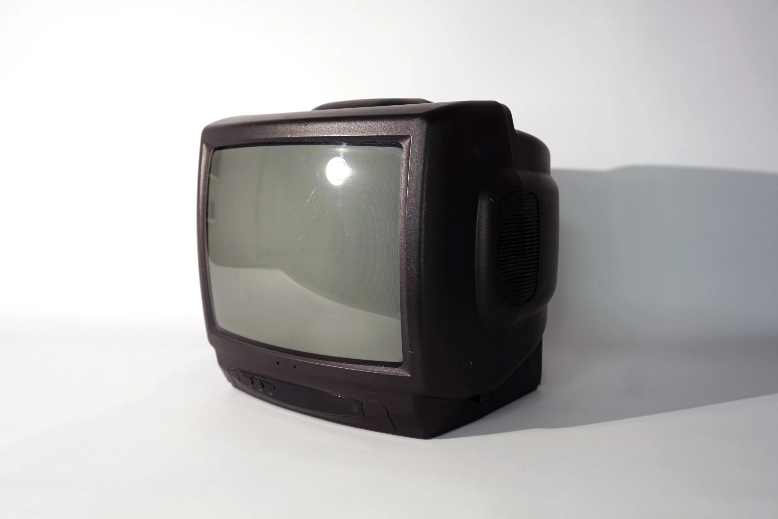 Box Television.  #BT2614ELC