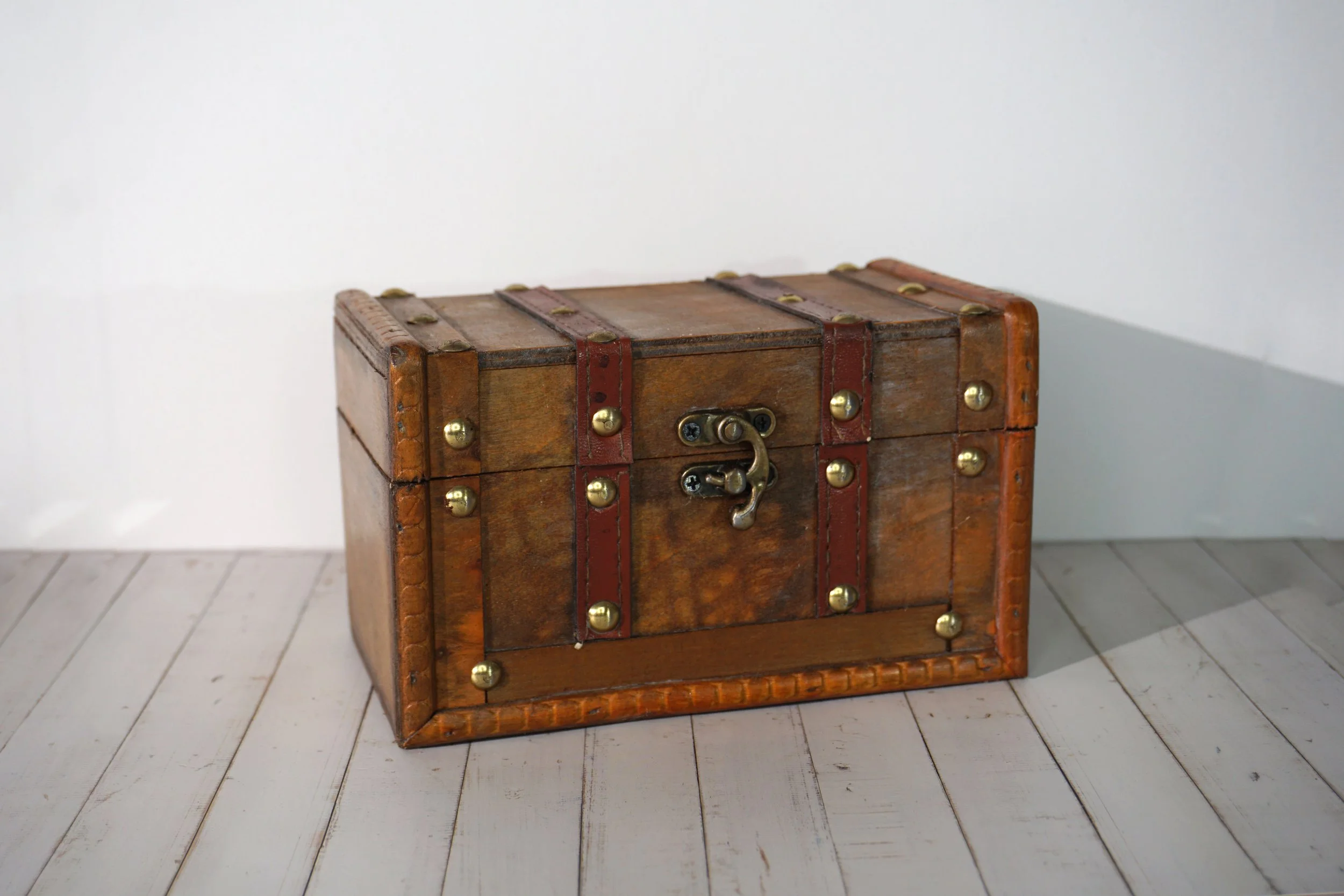 Chest Box.  #CB2618HMW