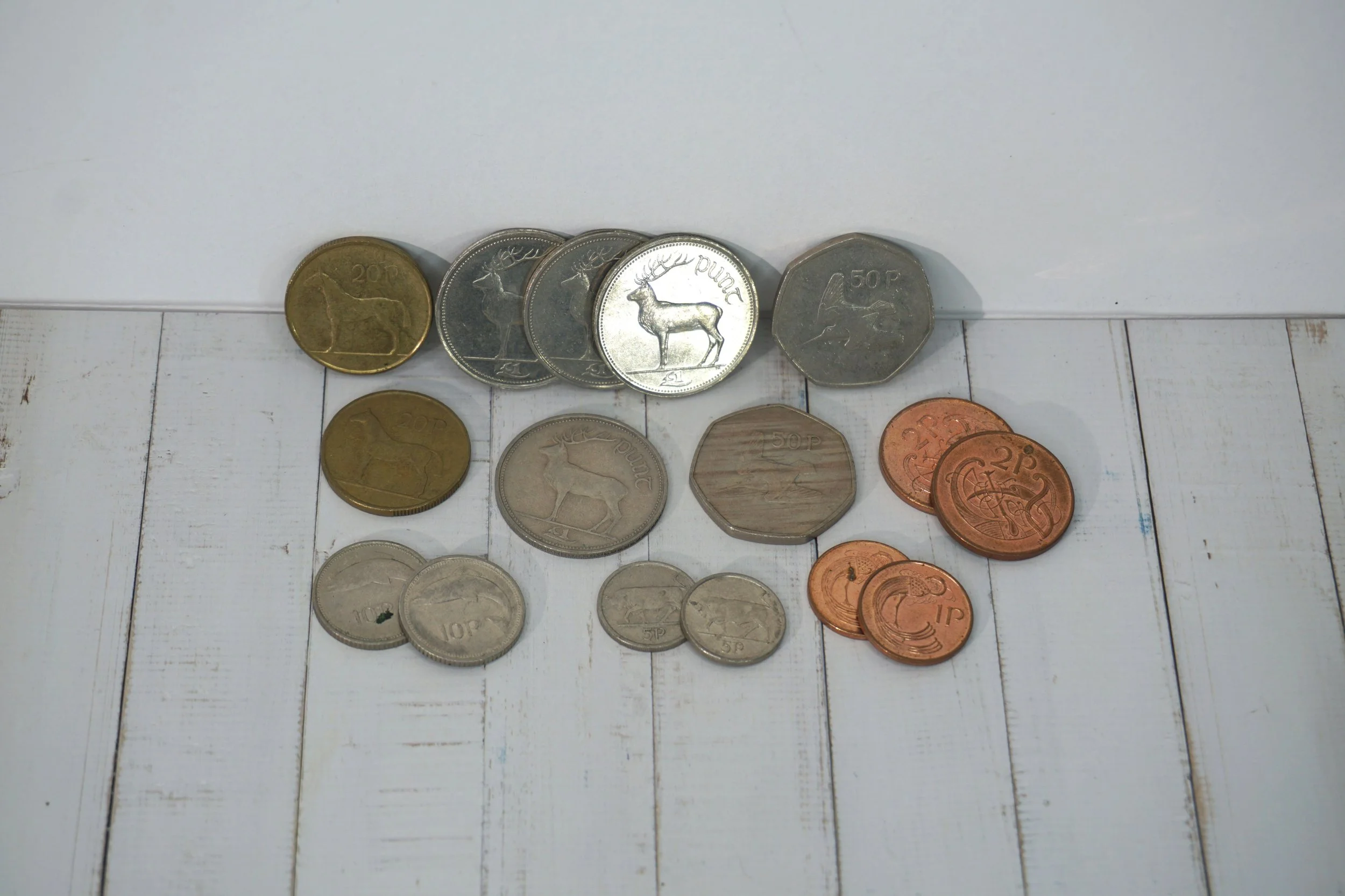 Assortment of Irish Punt Coins. x16.  #IP268MIS