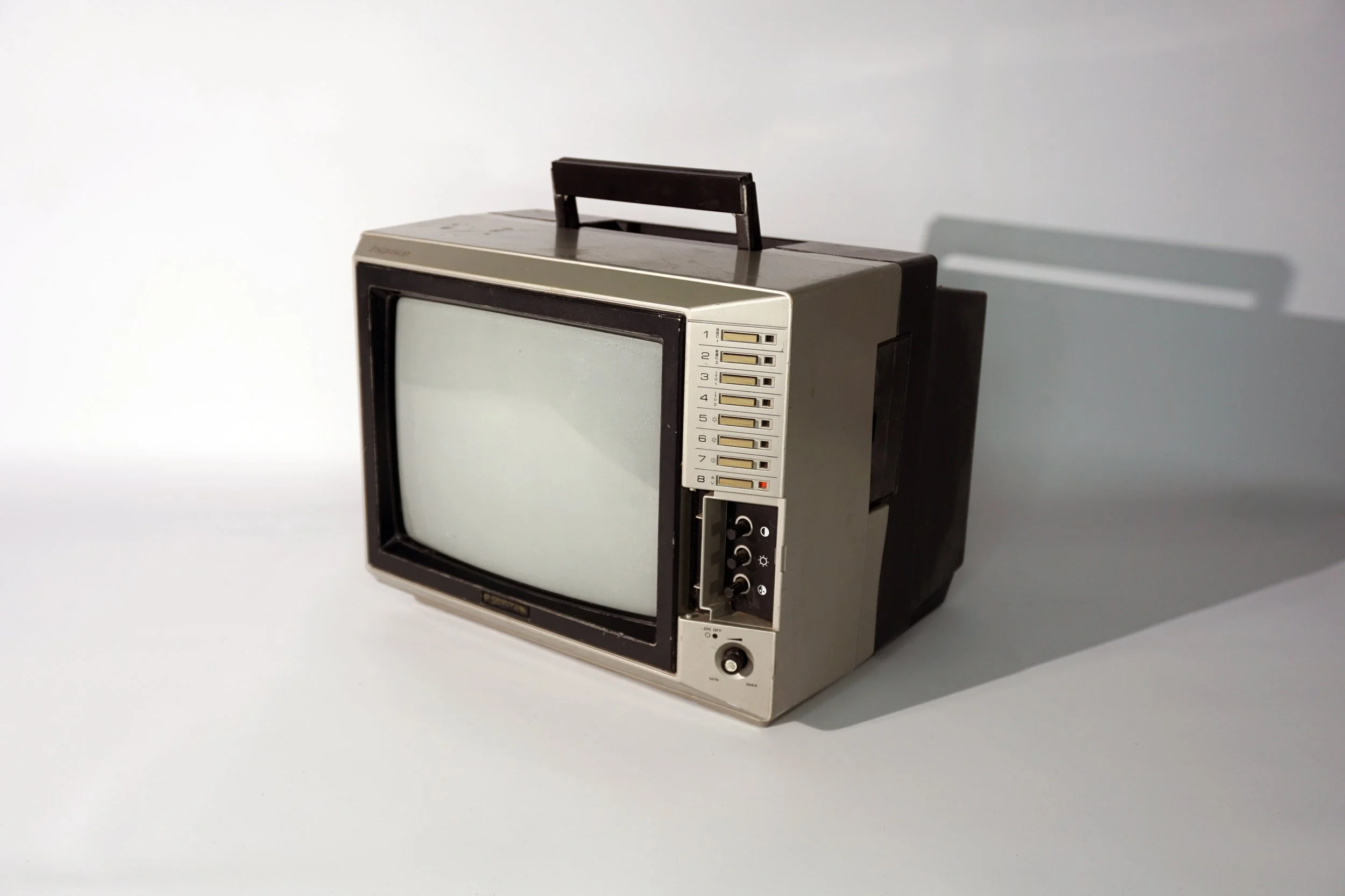 Instavision Television.  #IT2612ELC