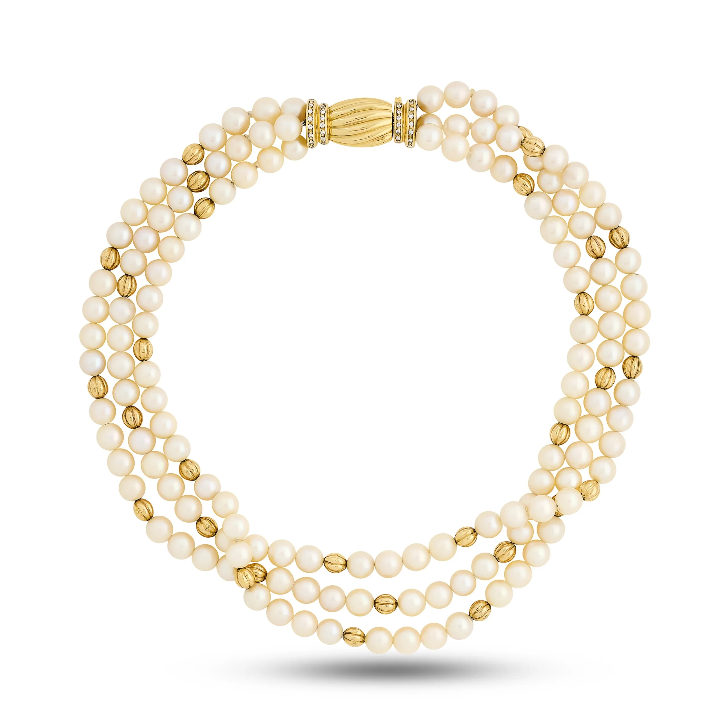 Multi-strand pearl necklace with 18k yellow gold and diamond clasp