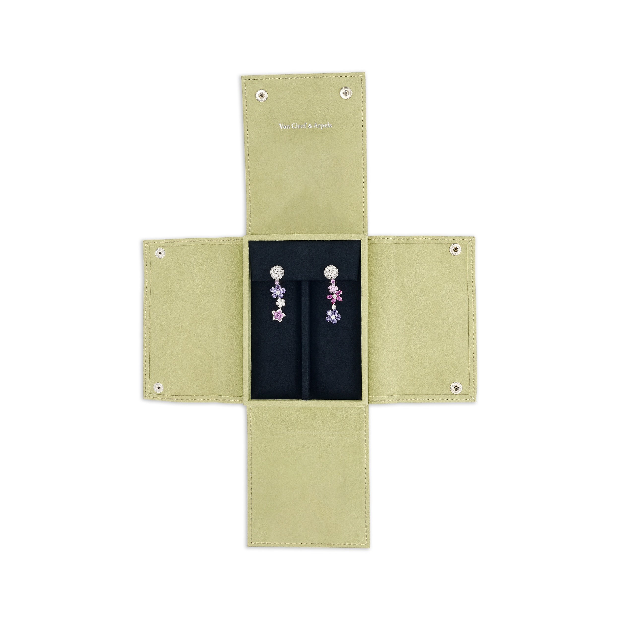 81763pouch.jpg