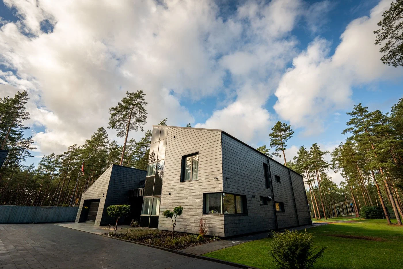 Privātmāja Ogres rajonā ar alumīnija logiem un fasāžu sistēmu