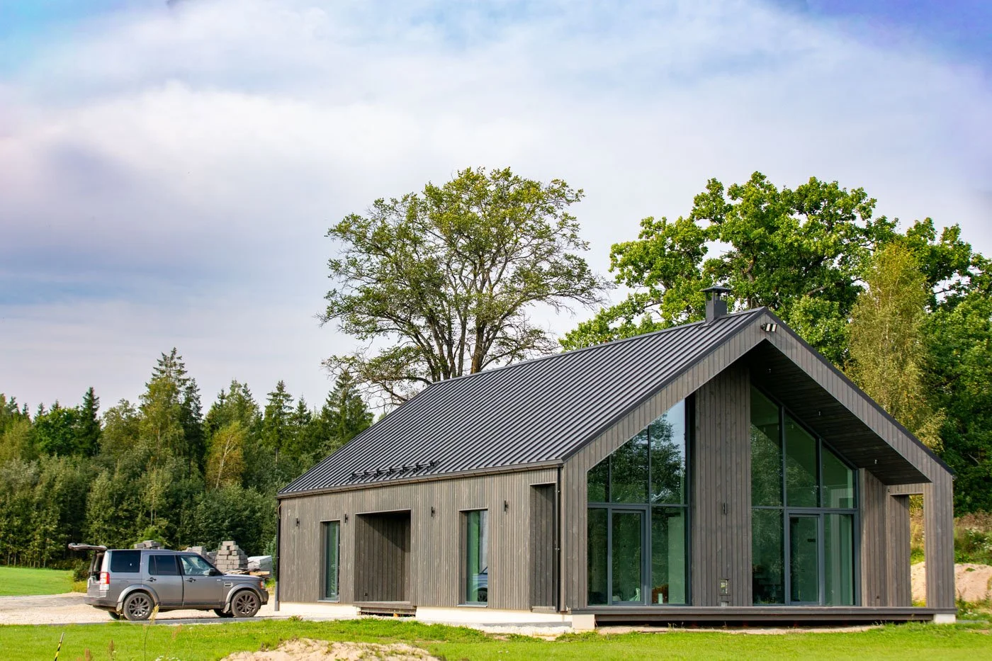 Privātmāja Turkalnē ar alumīnija logiem un durvīm
