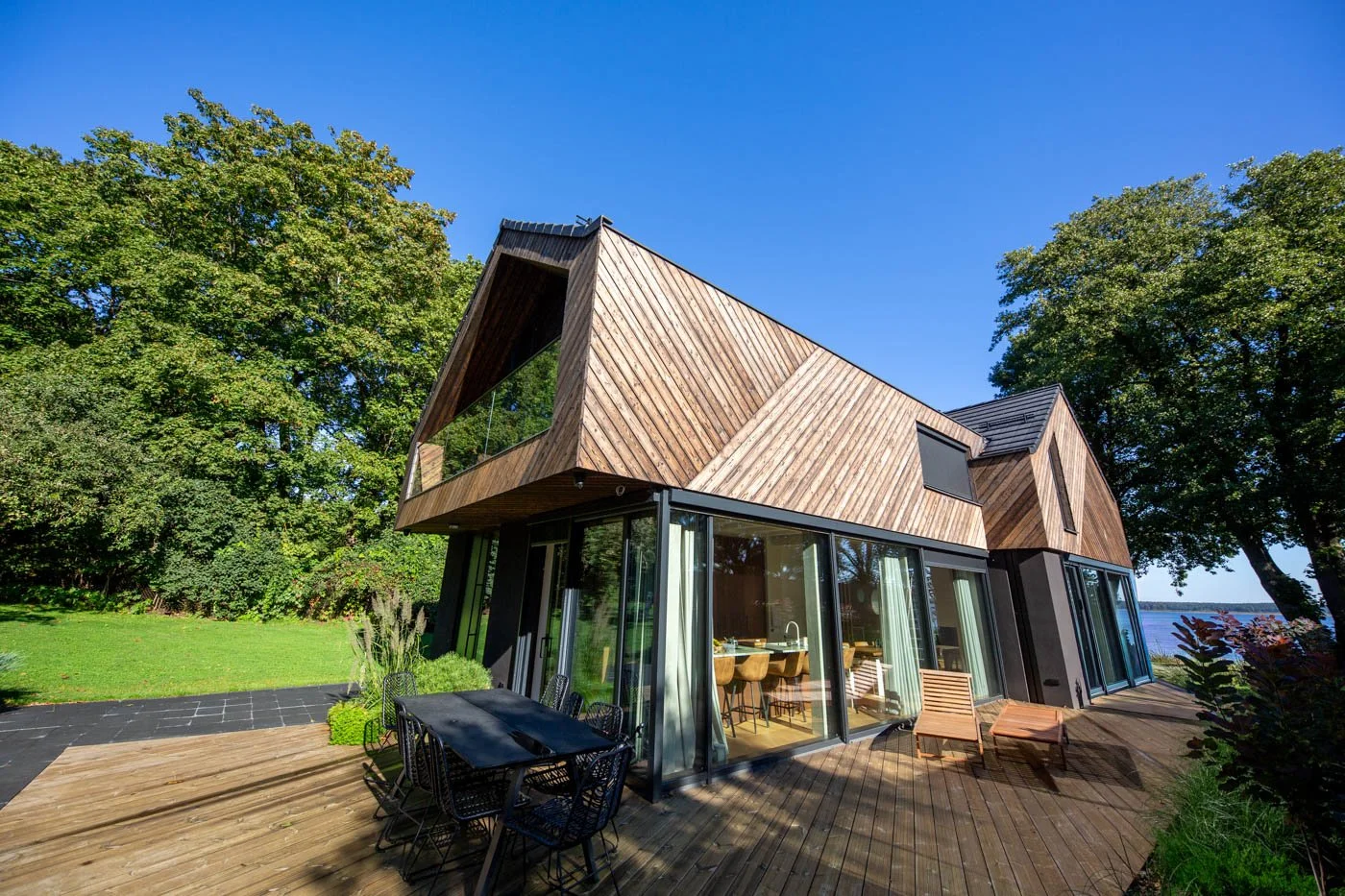 Privātmāja Mežaparkā ar alumīnija logiem un fasāžu sistēmu