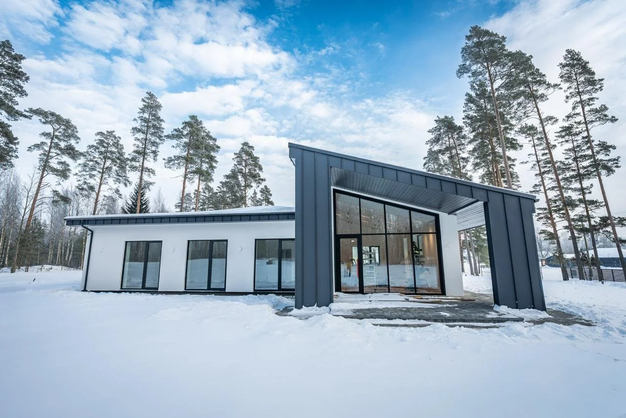 Privātmāja Baldonē ar alumīnija logiem un alumīnija fasāžu sistēmu