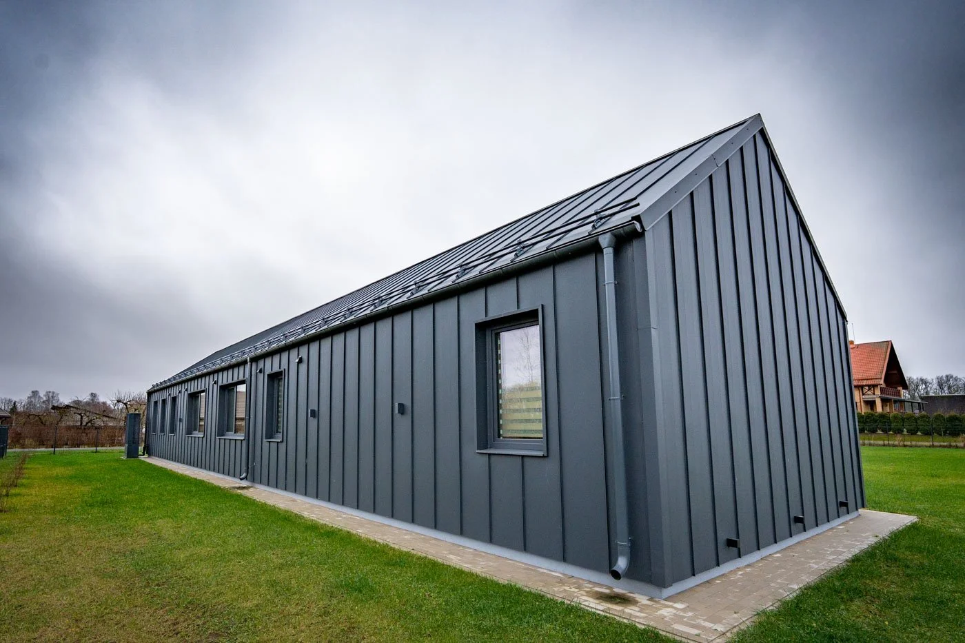 Alumīnija durvis un logi ilgmūžīgam risinājumam Koknesē