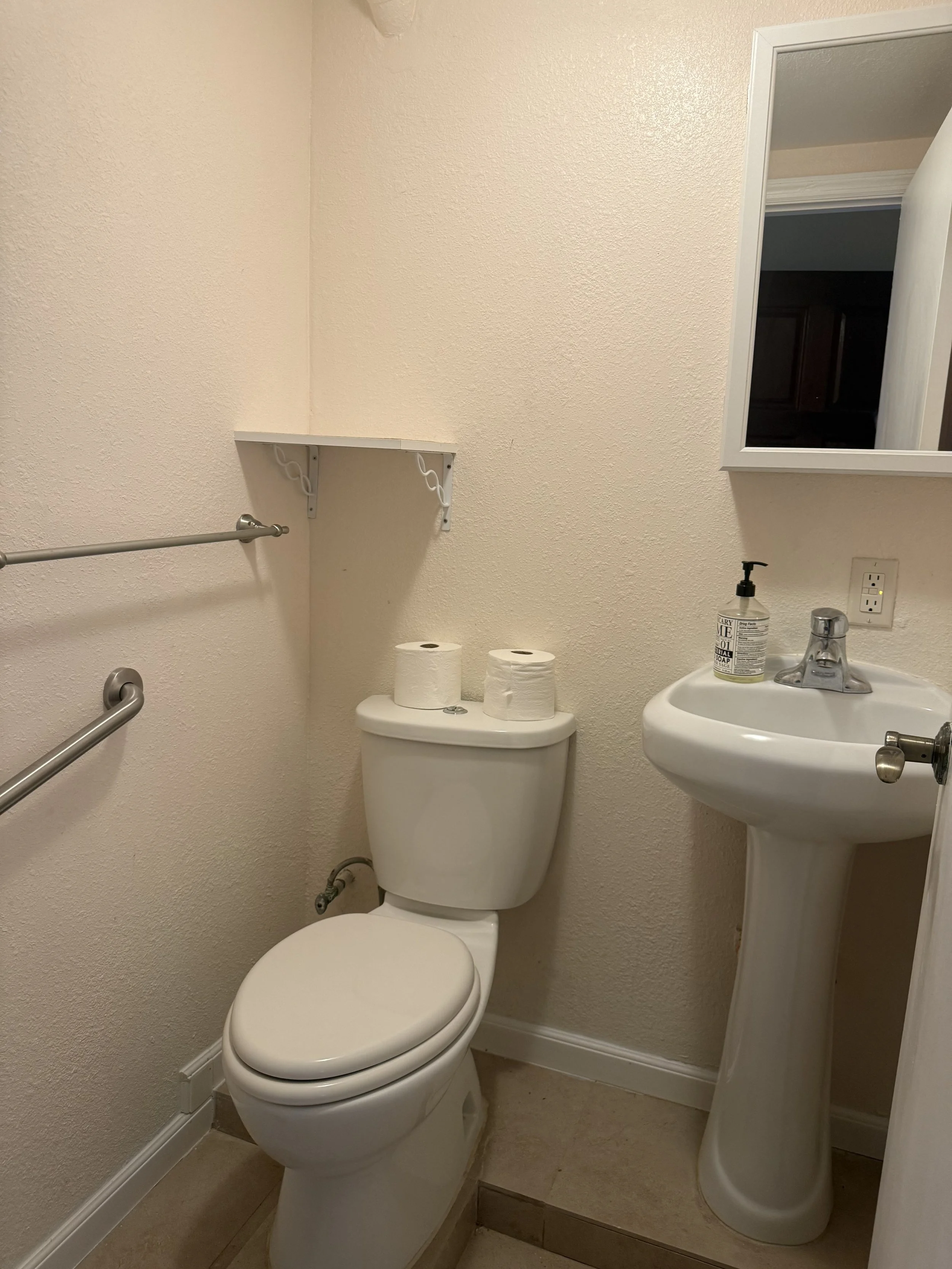 Half Bathroom 4 Bedroom.jpg