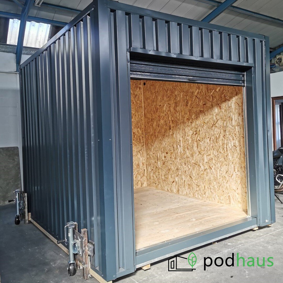 Podhaus is proud and excited to show you our new storage pod. Built to add value to your property as a storage unit, workspace or a home gym.
View our website for more information
.
.
.
#podhaus #modular #prefab #capetown #cape #getaway #pod #tinyhou