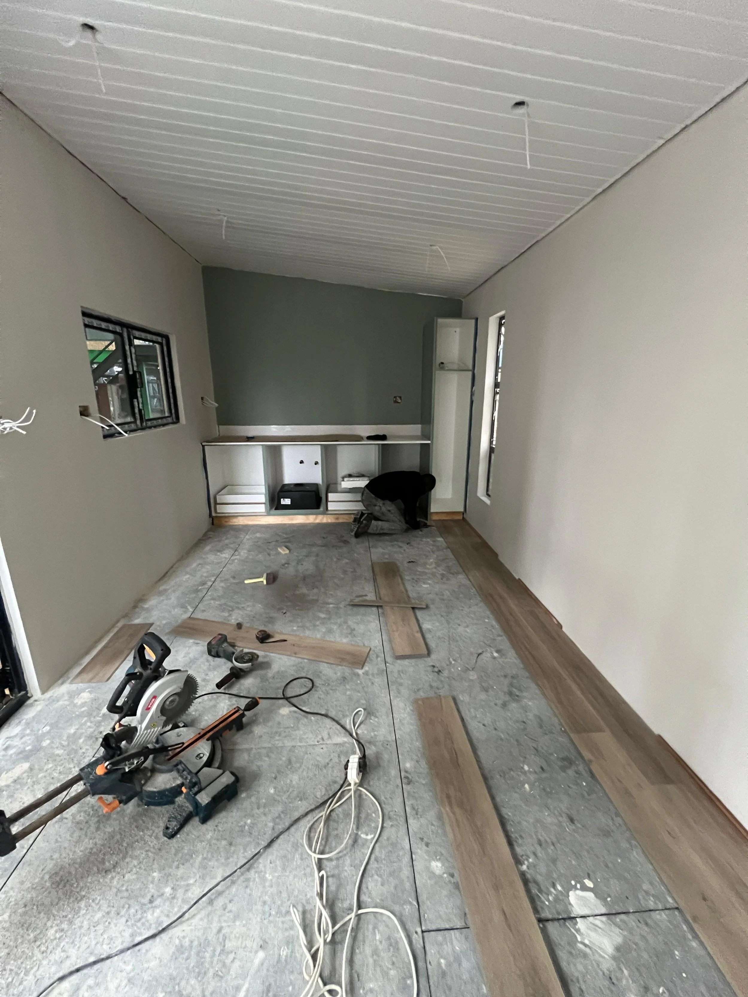 za eco cabin builders