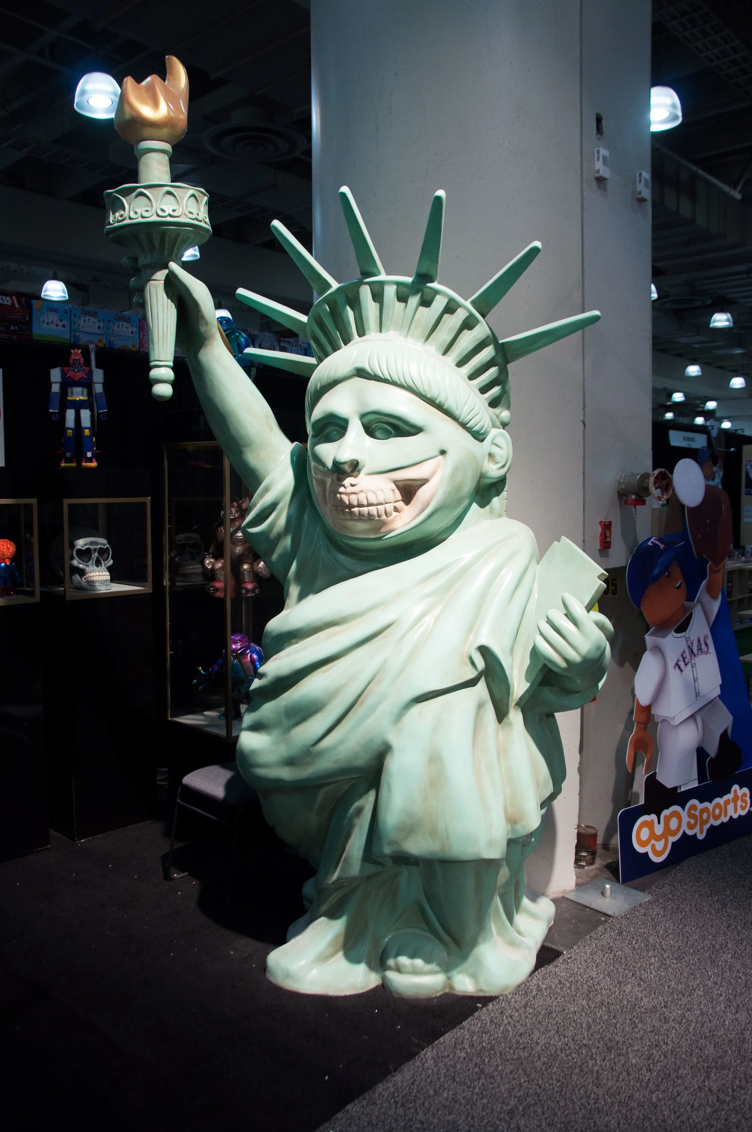 Show FloorToyfair201608.jpg