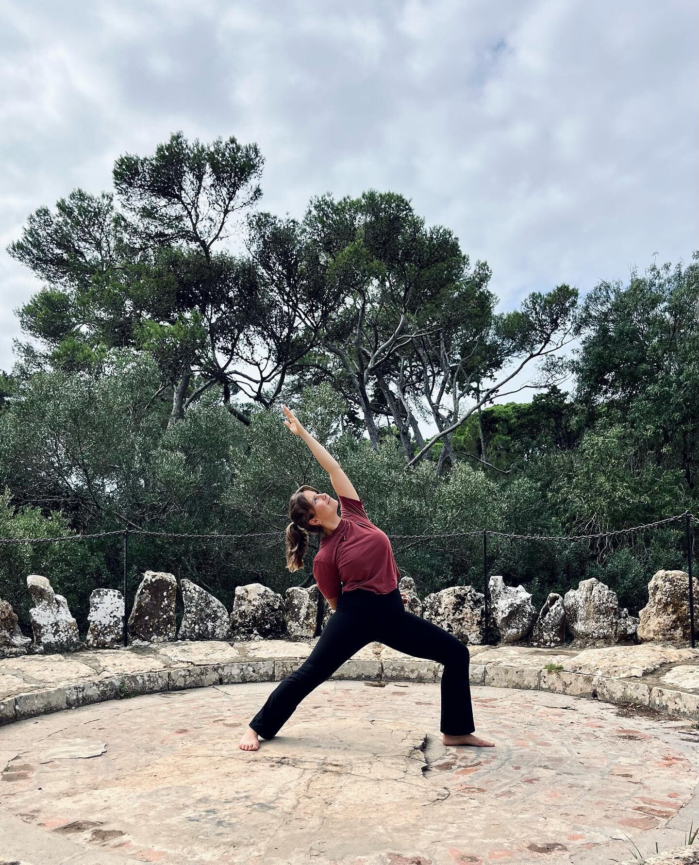 H&uuml;ft&ouml;ffnungen im Yoga, haben tolle positive Eigenschaften auf den K&ouml;rper und den Geist. 

&bull; verbessert die Flexibilit&auml;t in der H&uuml;fte
&bull; lindert Verspannungen im unteren R&uuml;cken
&bull; st&auml;rkt die Beinmuskulat