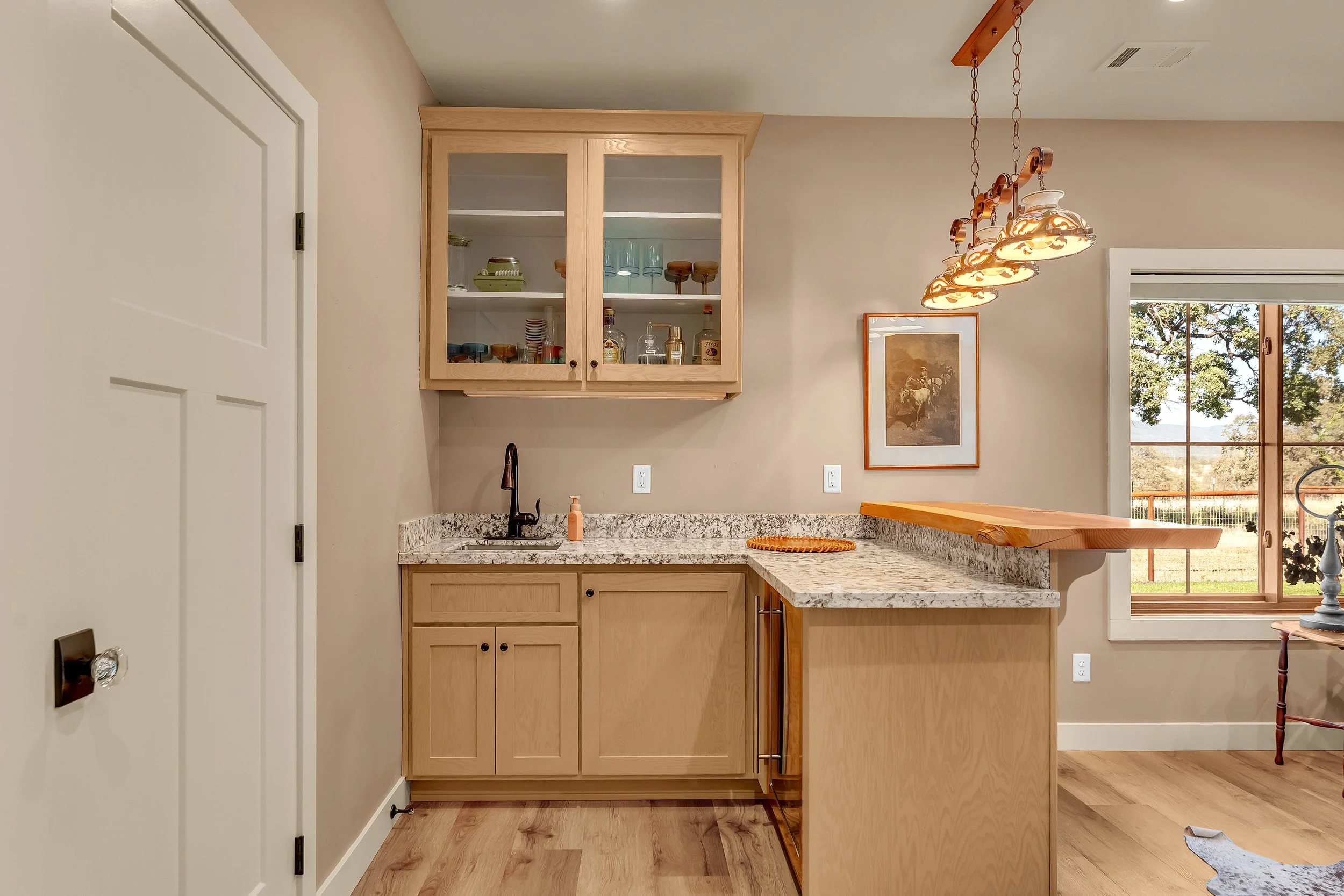 28-056-20611 Lanes Valley Rd - I-37.jpg