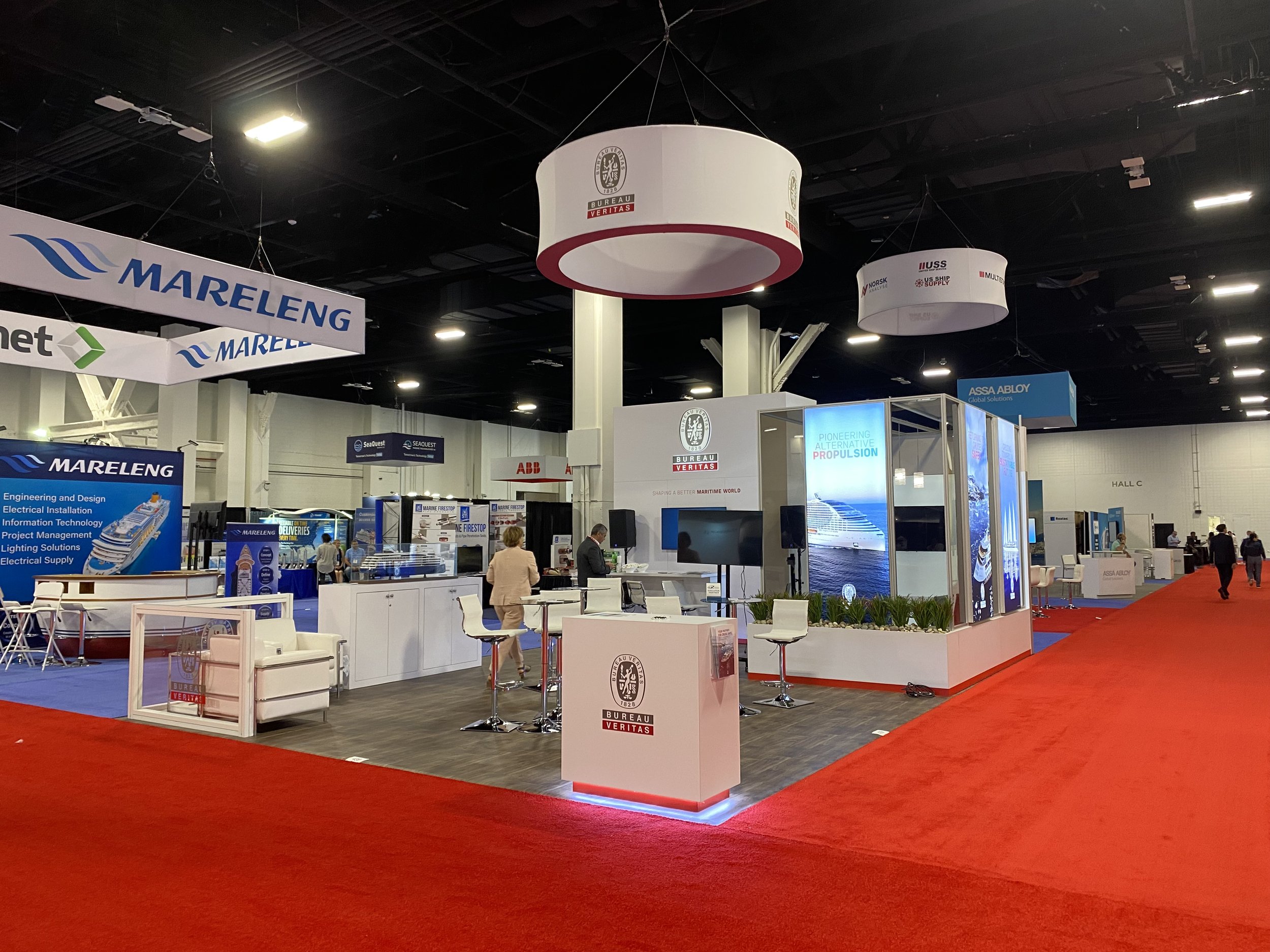 Showbox Exhibits Tradeshow - Island Exhibits - 20x20 Booth Design