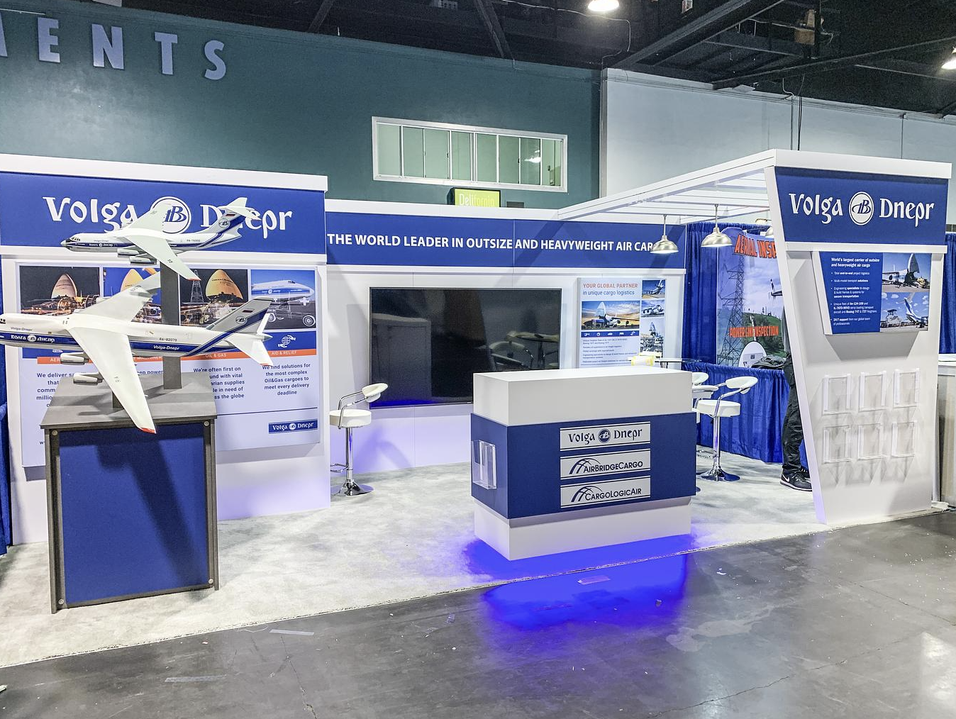 Showbox Exhibits Tradeshow - Inline Exhibits - 10x20 Booth Design