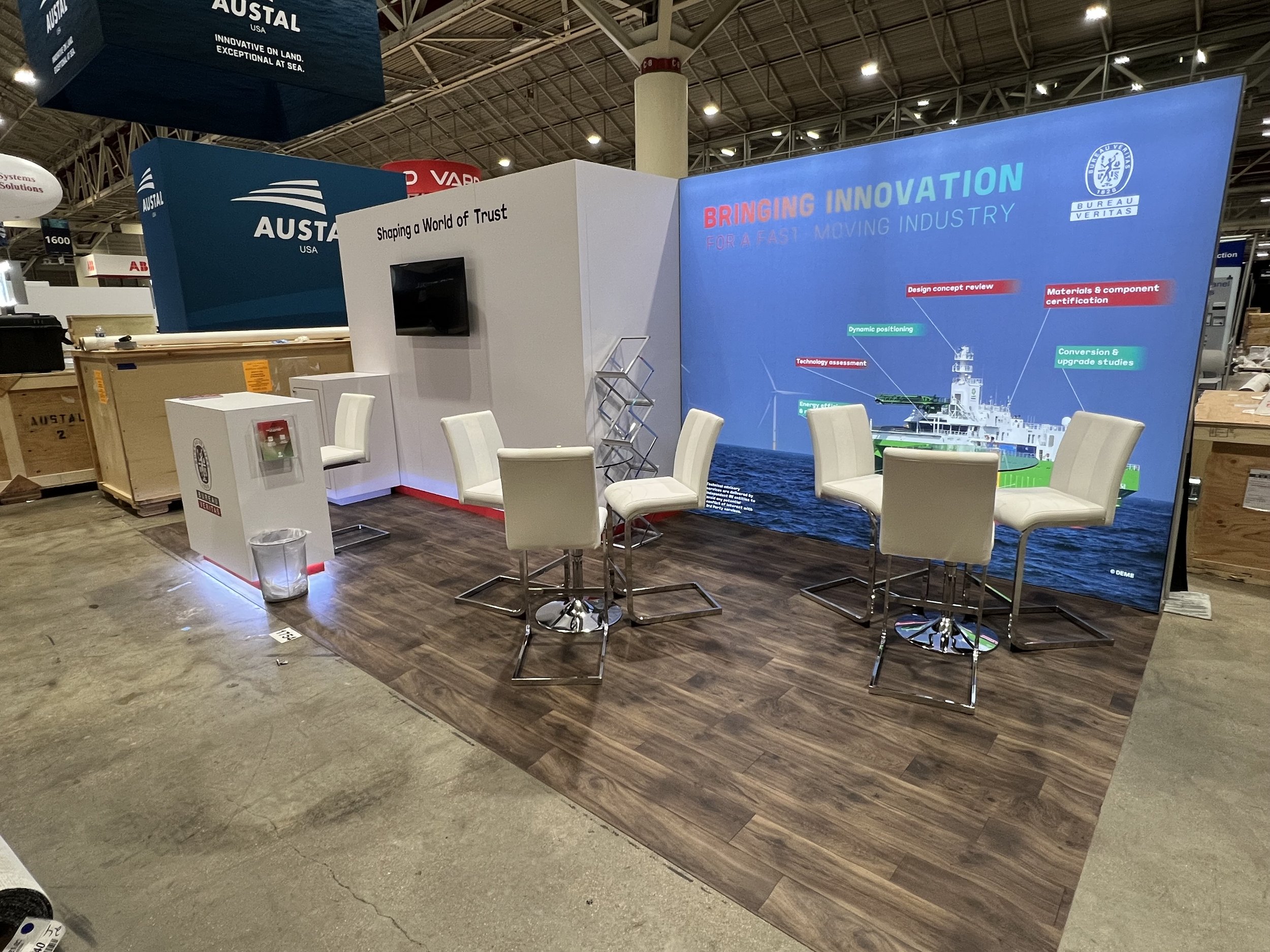 Showbox Exhibits Tradeshow - Inline Exhibits - 10x30 Booth Design