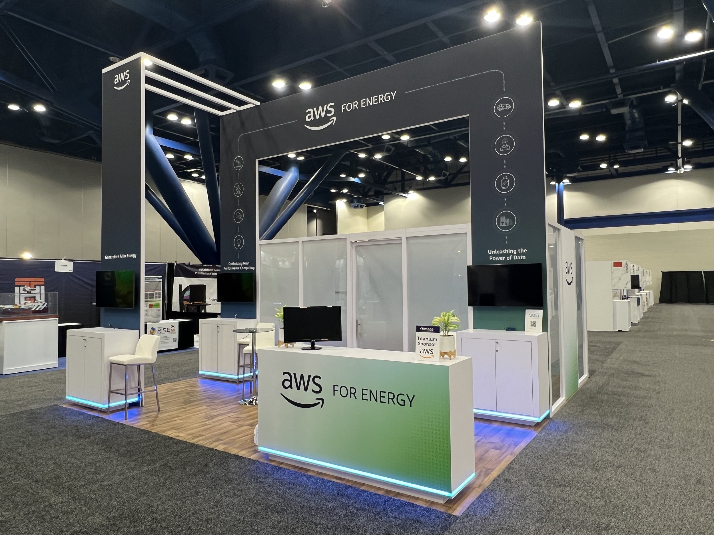 Showbox Exhibits Tradeshow - Island Exhibits - 20x20 Booth Design