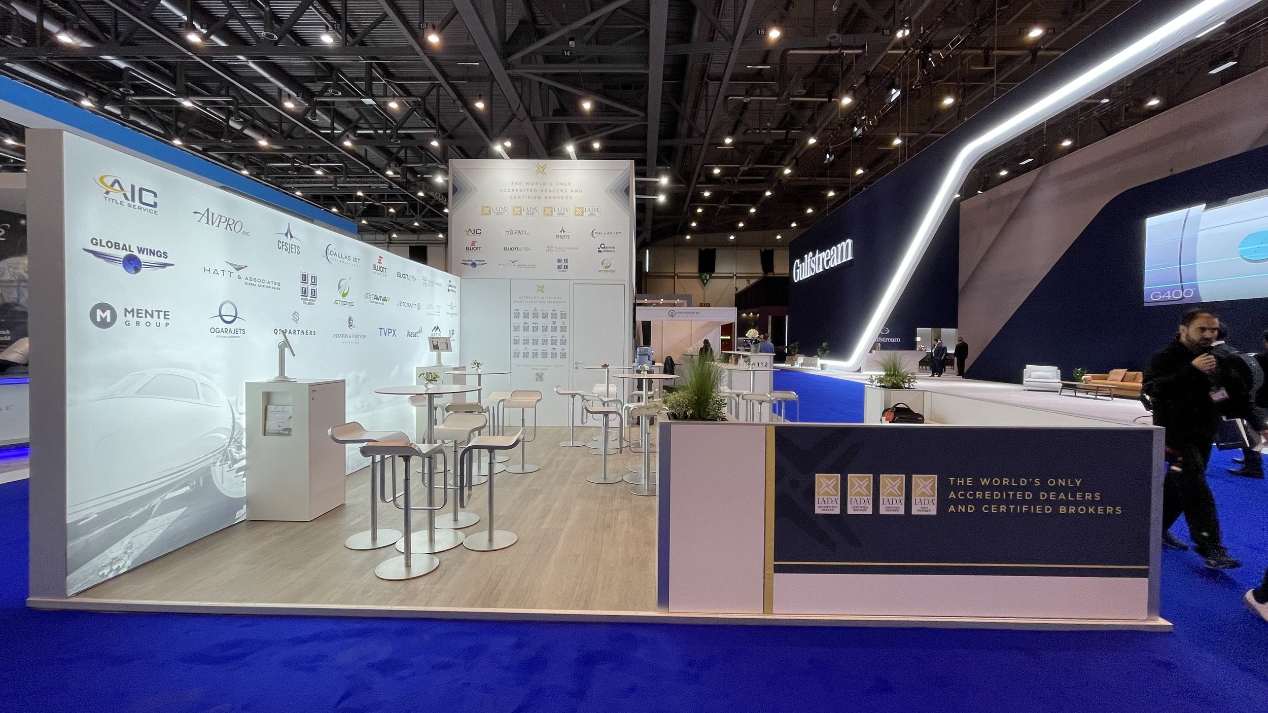Showbox Exhibits Tradeshow - Island Exhibits - 20x20 Booth Design