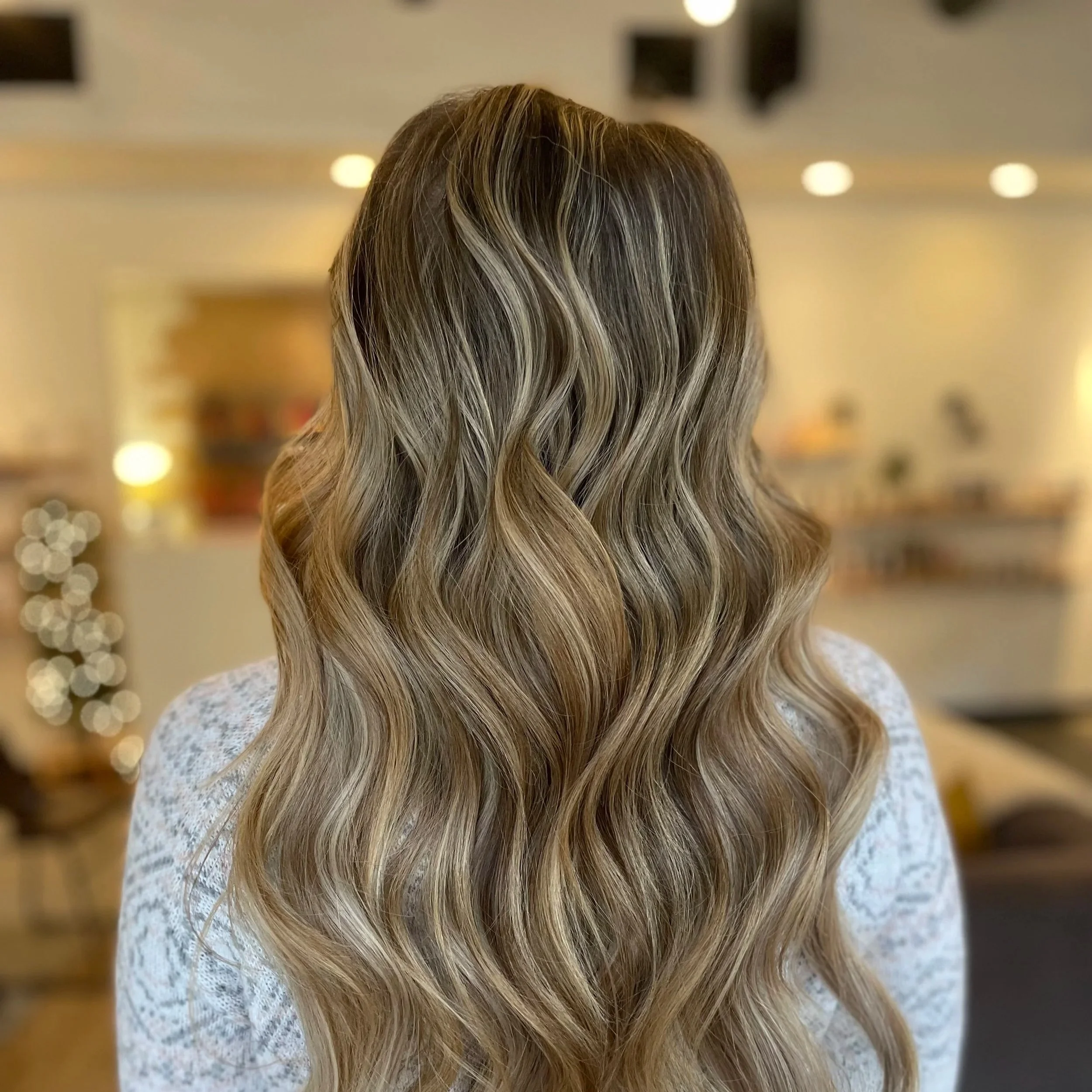 Seamless micro weft extensions for natural volume in Grand Rapids