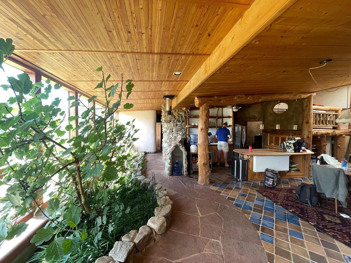 We recently stayed at this beautiful earth ship structure in Colorado and boy were we impressed. Completely off the grid, this space was the ultimate protection from outside frequencies and environmental disturbances. With its 1.5 foot thick walls ma