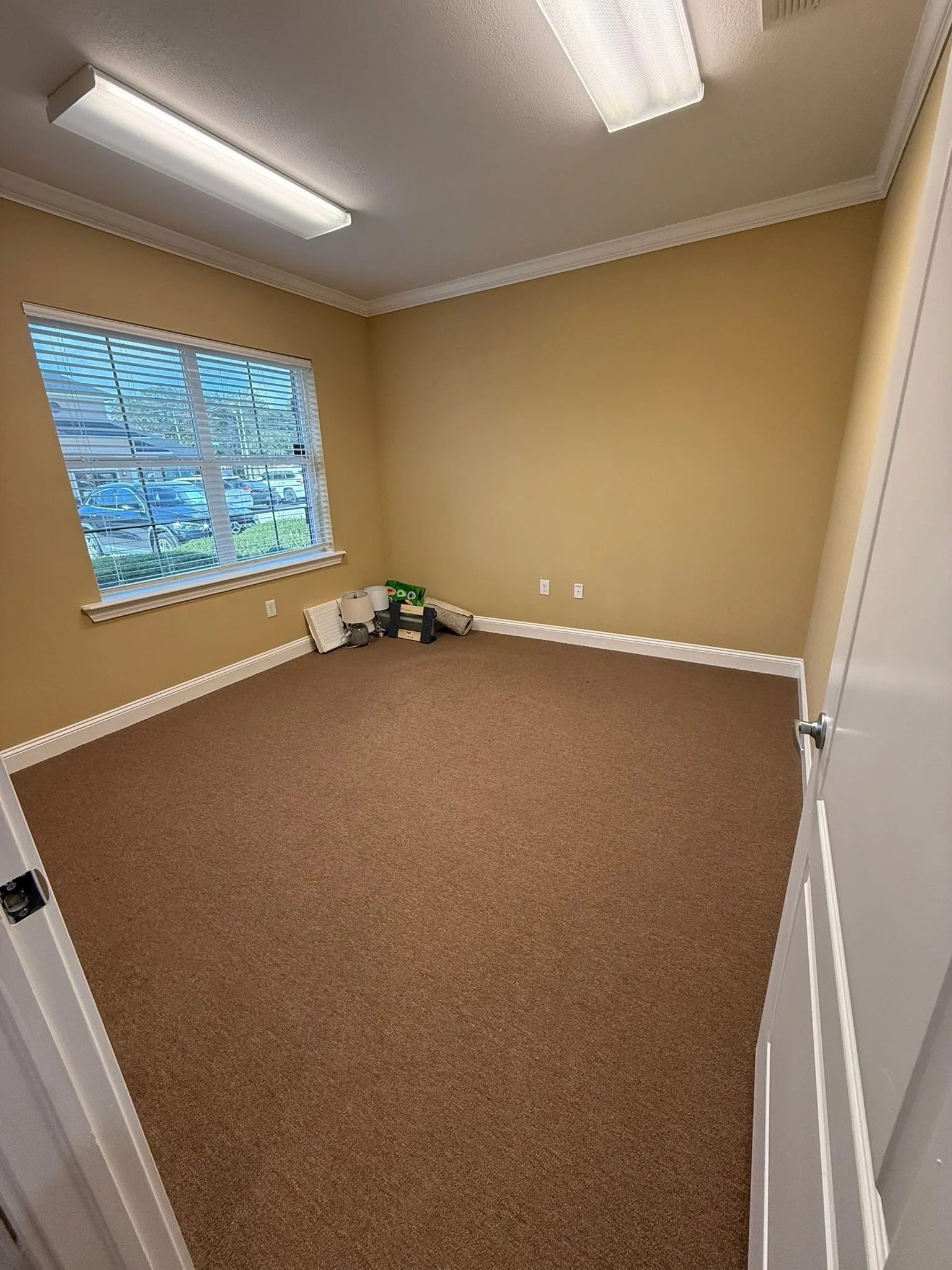 Office Sublease Available &ndash; Pediatric-Friendly Clinic Space (Jacksonville, FL)
Private office is available for sublease within a warm, collaborative pediatric therapy clinic.

Details:
* 11&rsquo;8&rdquo;x12.5&rsquo;
* $725/month
* 1-year lease