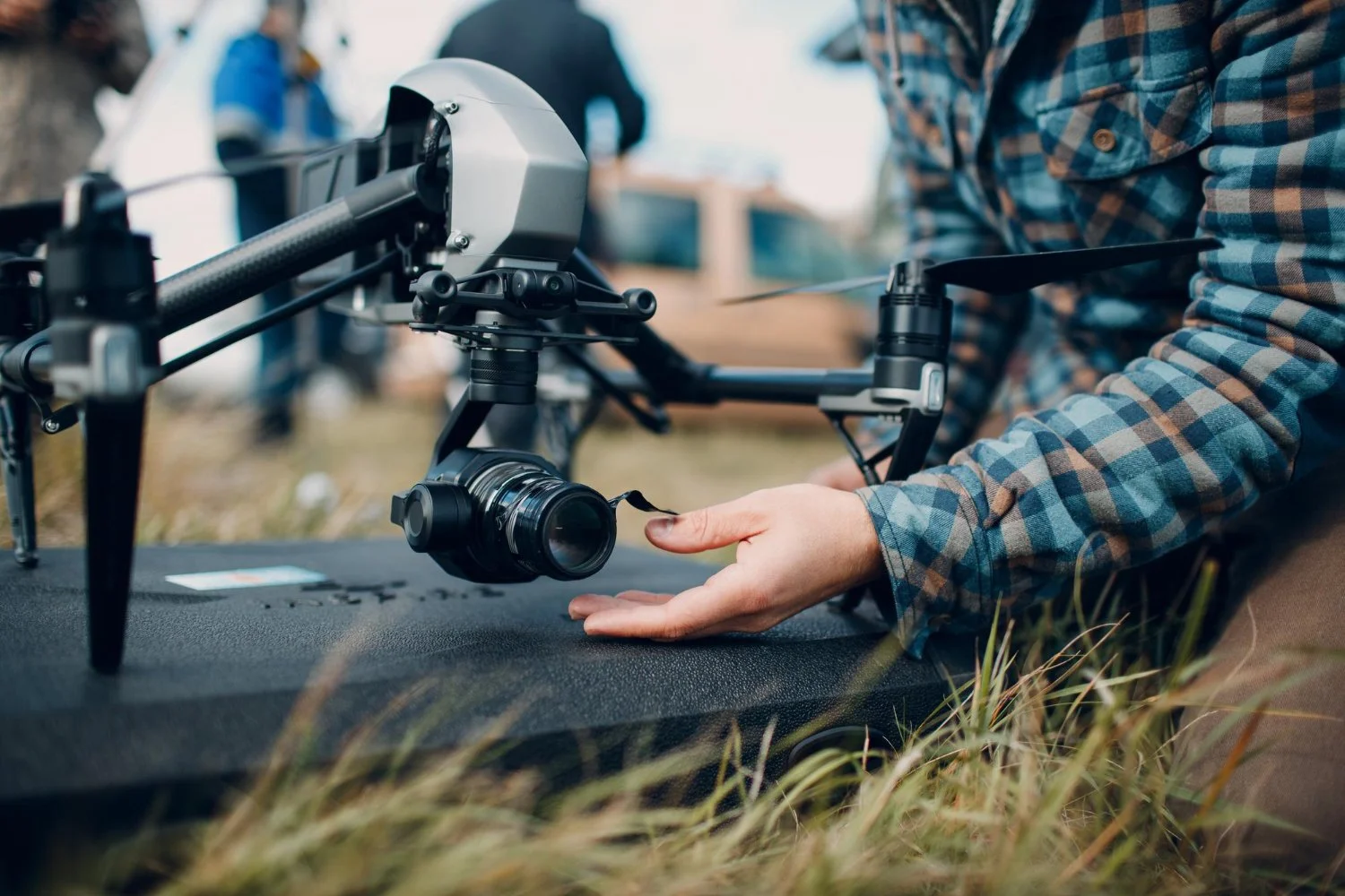 When to Trust Drones in Shifting Spring Winds