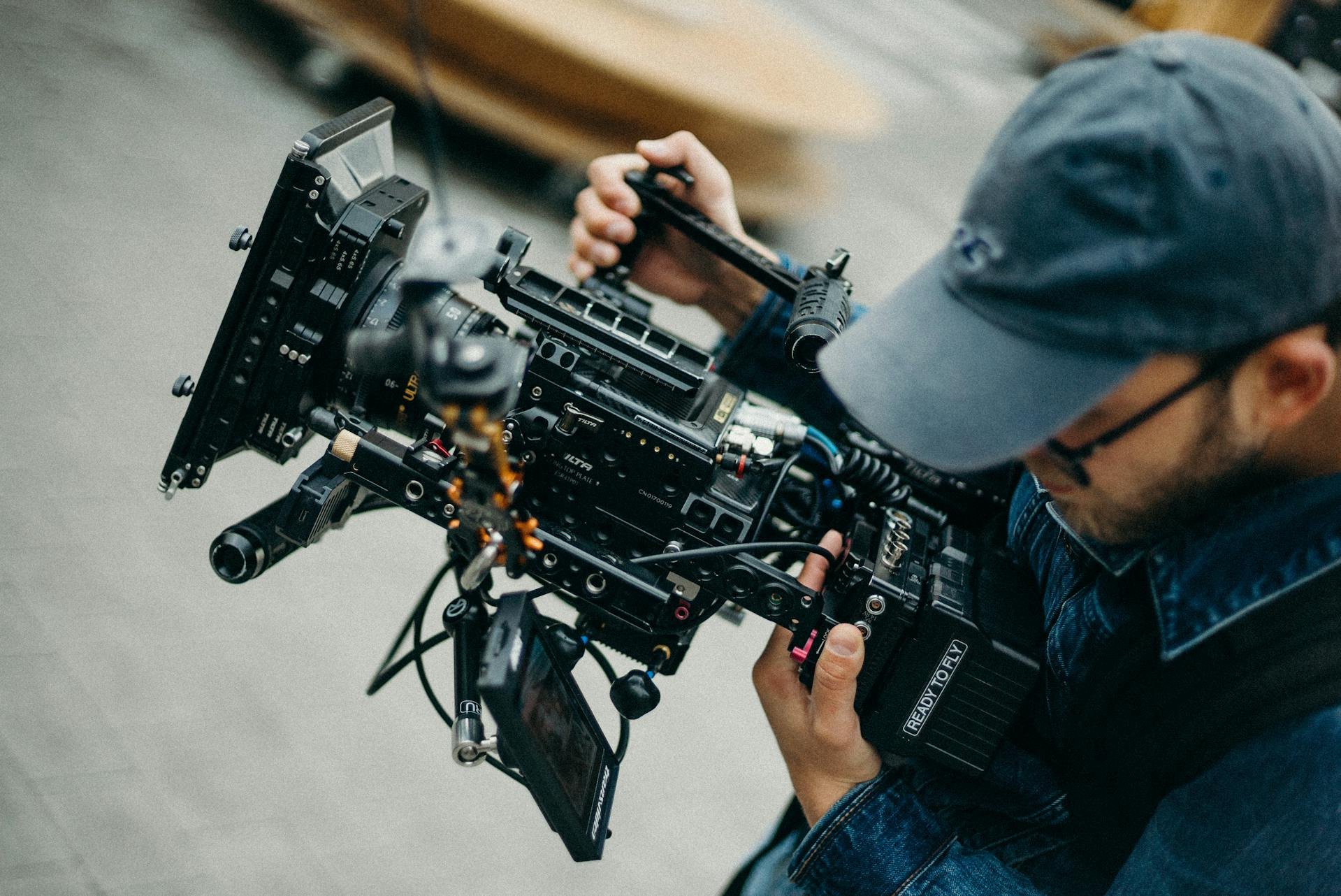 Comparing Outdoor Videography and Studio Shoots for Brand Films