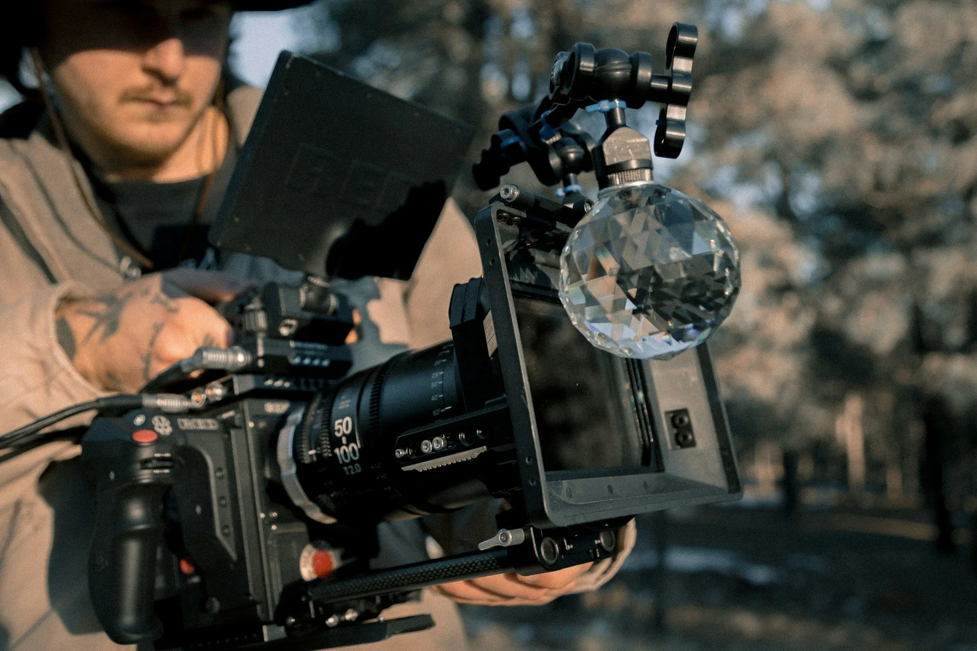Capturing High-End Outdoor Campaigns with Freelance Producers
