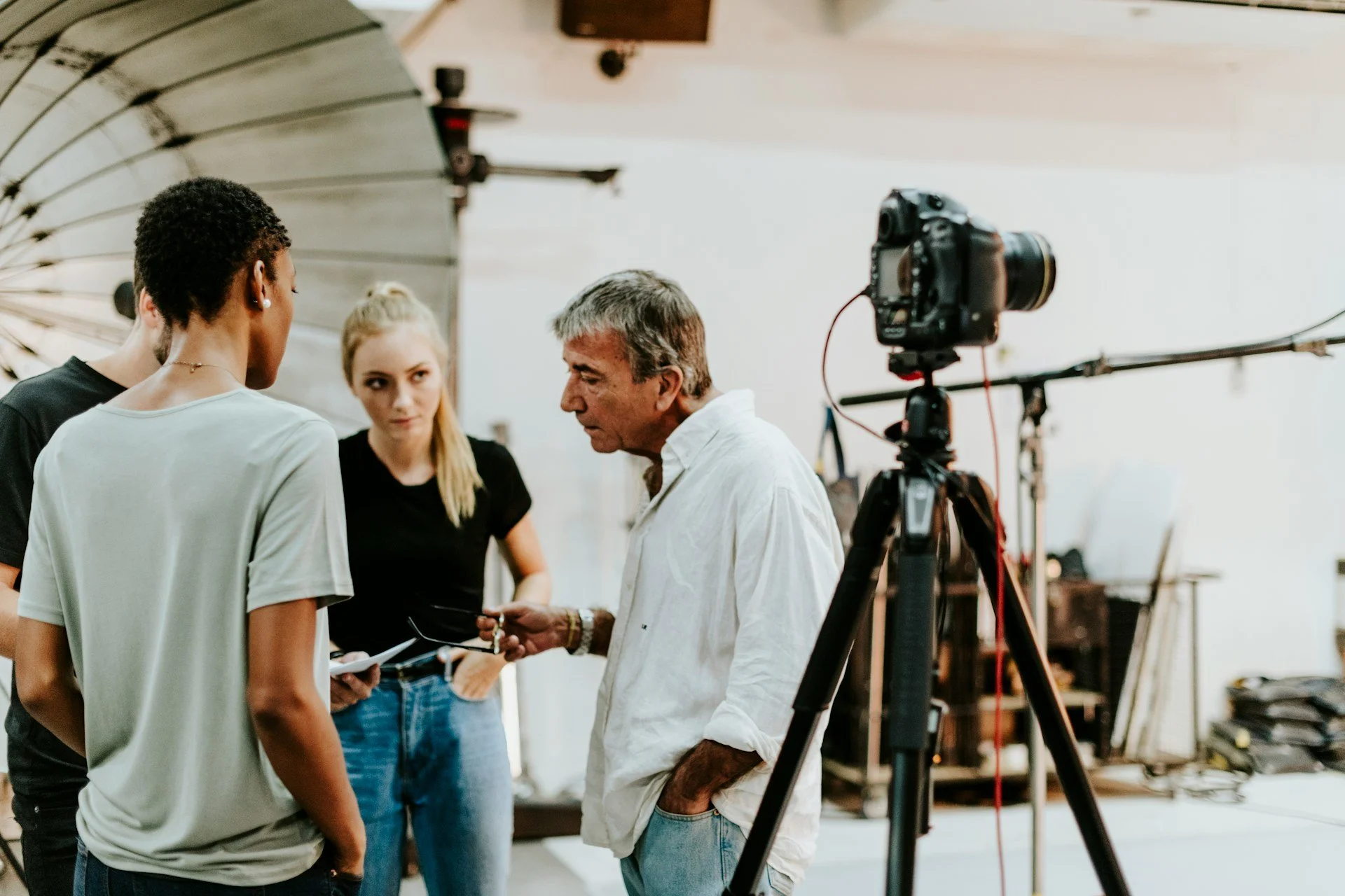 Outdoor Commercial Ad Frameworks: Shot Lists, Motifs, Edits That Boost Recall