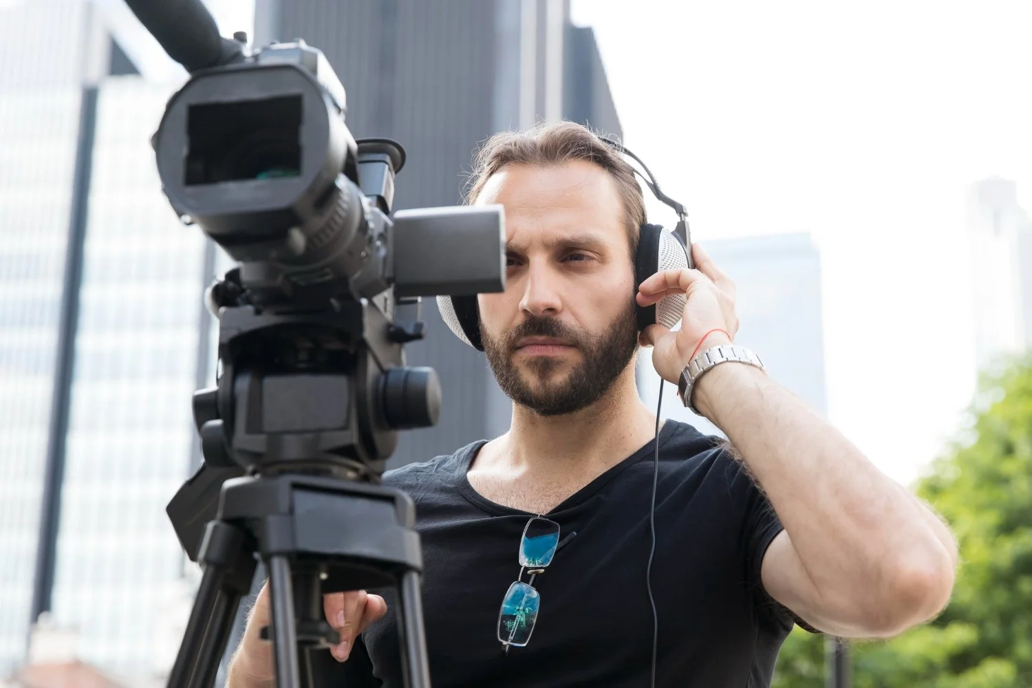 Measuring Outdoor Video ROI: A/B Testing Cuts, Placement, and Creative