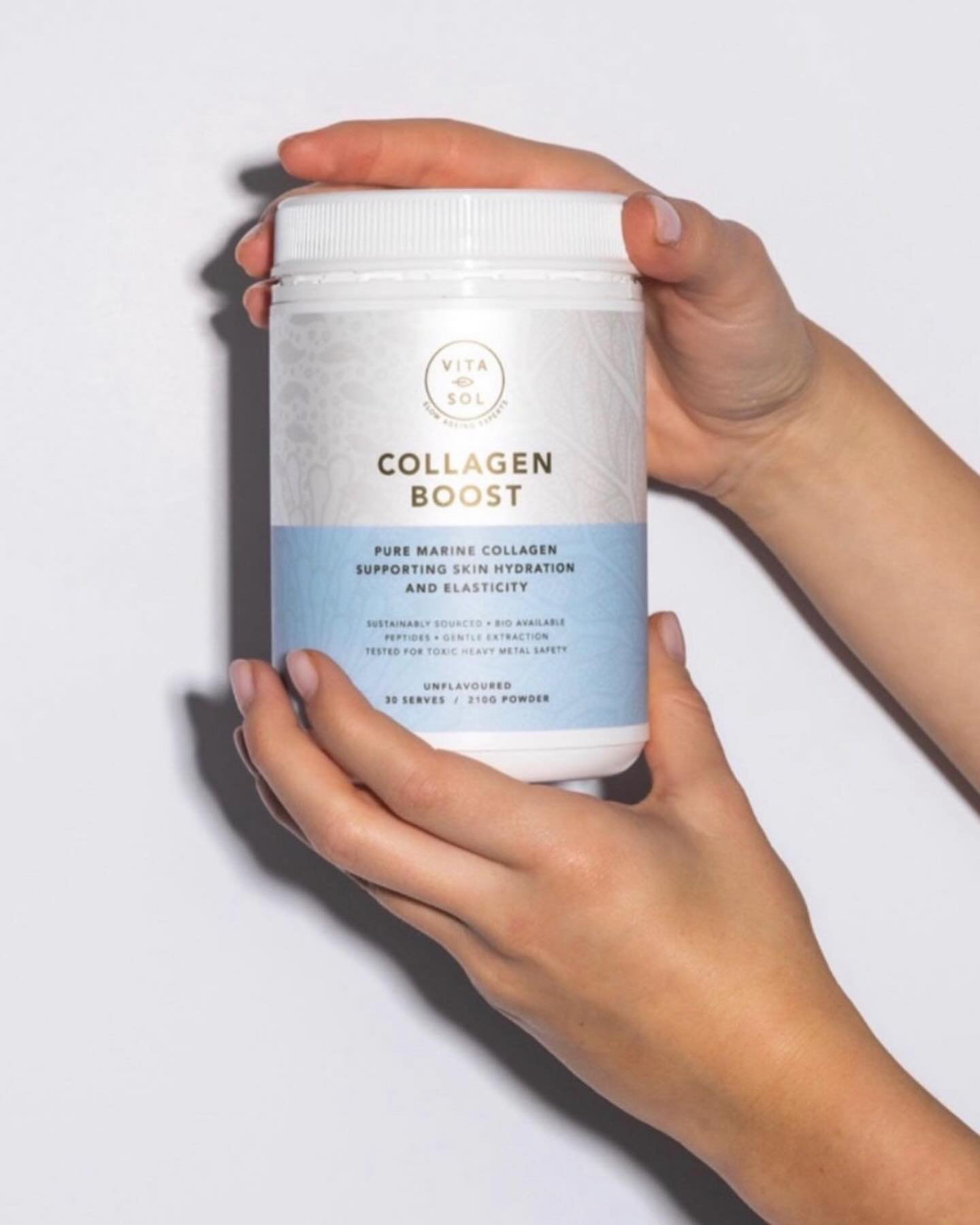 Pure 100% marine collagen peptides (wild caught) to support skin hydration, elasticity and collagen density without added bulking agents such as maltodextrin. Maltodextrin is found in a plethora of ultra processed foods. Some people particularly thos