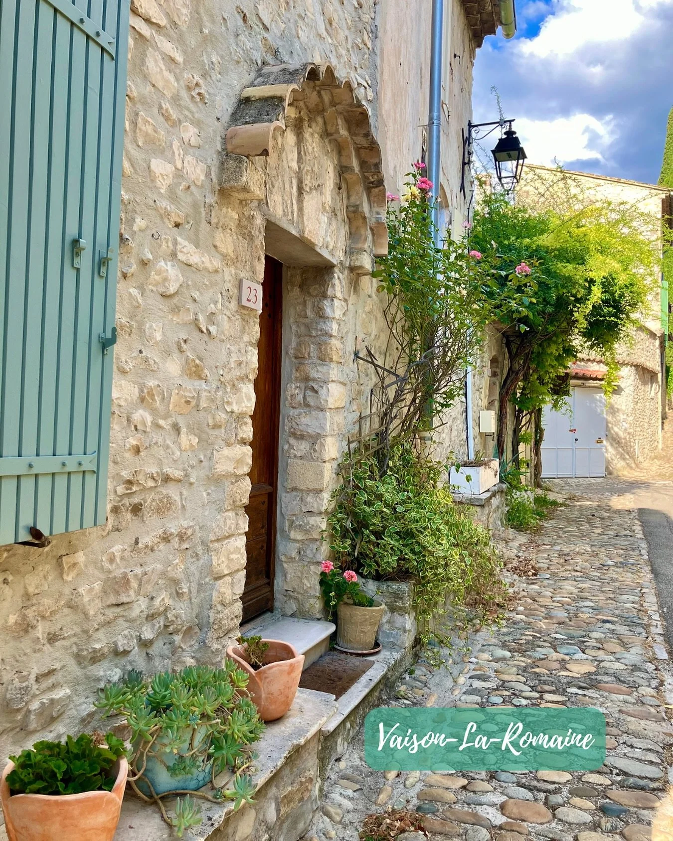 You don&rsquo;t find streets like this by following the crowds.
You find them when you wander a little deeper into villages like Vaison‑la‑Romaine.

✨ Save this spot for your future Provence itinerary.

If you could spend an afternoon exploring here,