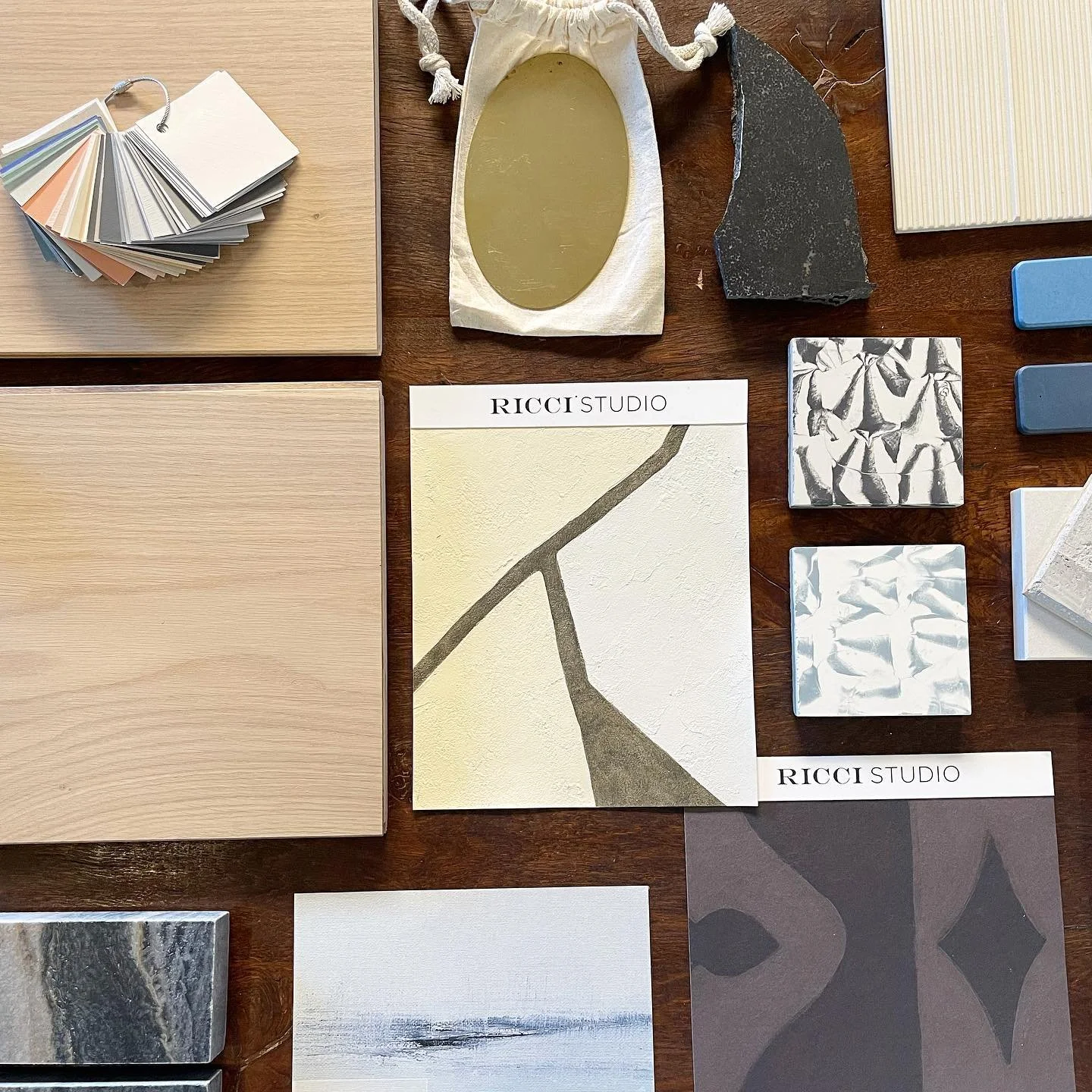 Material layout / finding the perfect combination of color, pattern, and texture

#interiordesign #architecture #homedecor #curated #modernhome