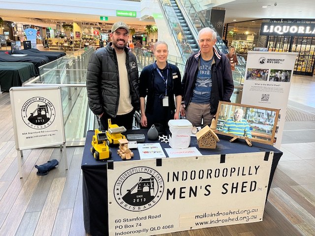 On the 23rd and 24th June 2025, the Indooroopilly Men’s Shed proudly hosted a community showcase at Indooroopilly Shopping Centre, connecting with shoppers and sharing what the Shed is all about.
Our stand featured handcrafted items, information abou