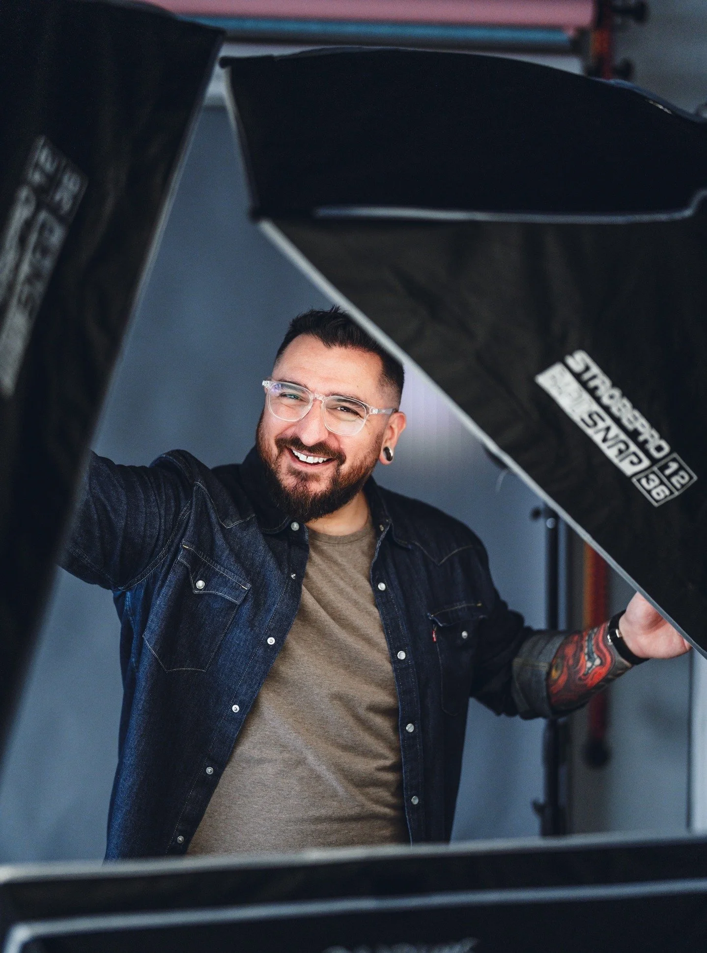 A Pinch me moment. Photographing this guy. @artcommisso Thank you dude for boosting my confidence with your kind words.