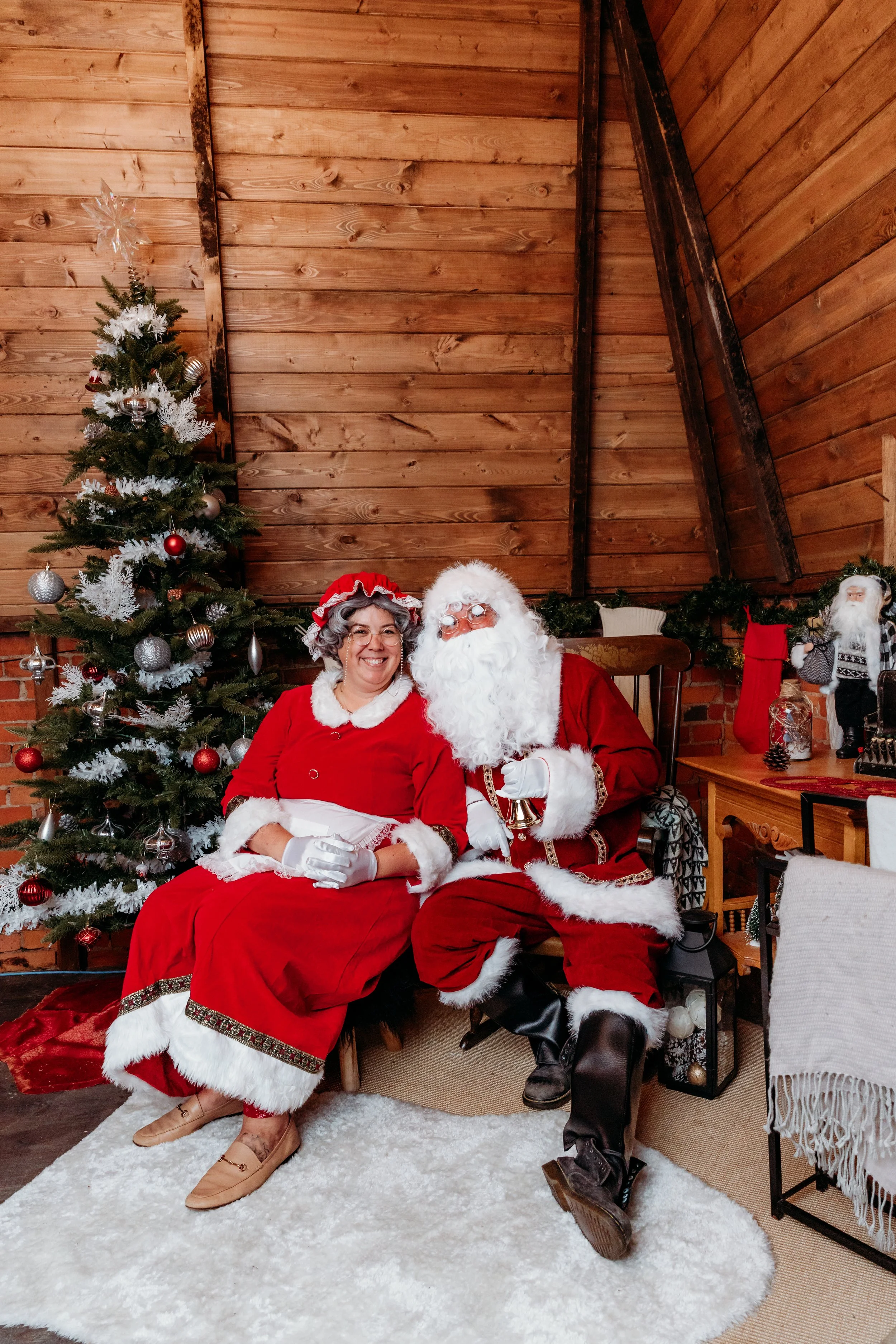 People-of-Carriage-Loft-Santa-6.jpg